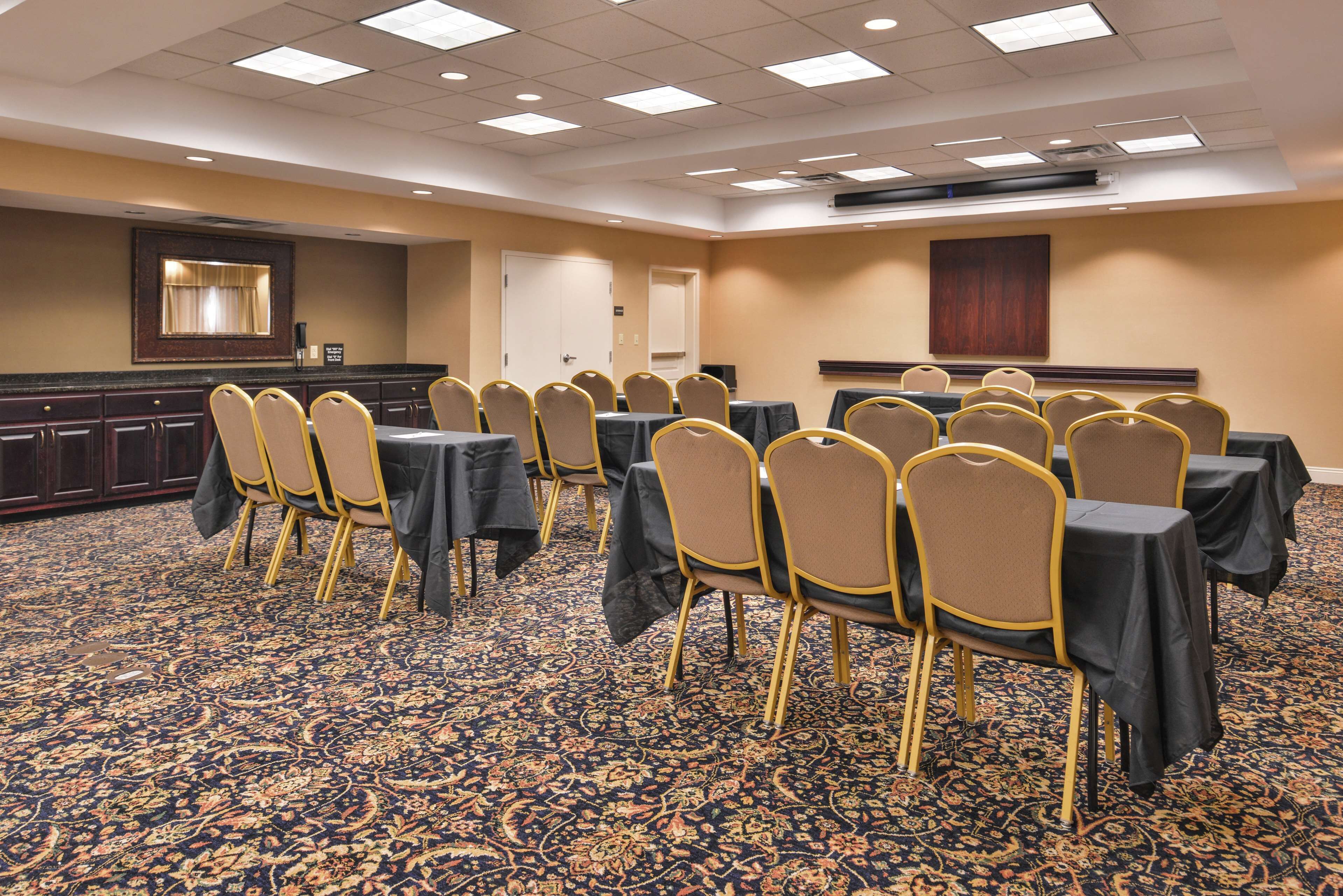 Hampton Inn Jackson-College Avenue Hampton Inn Jackson-College Avenue