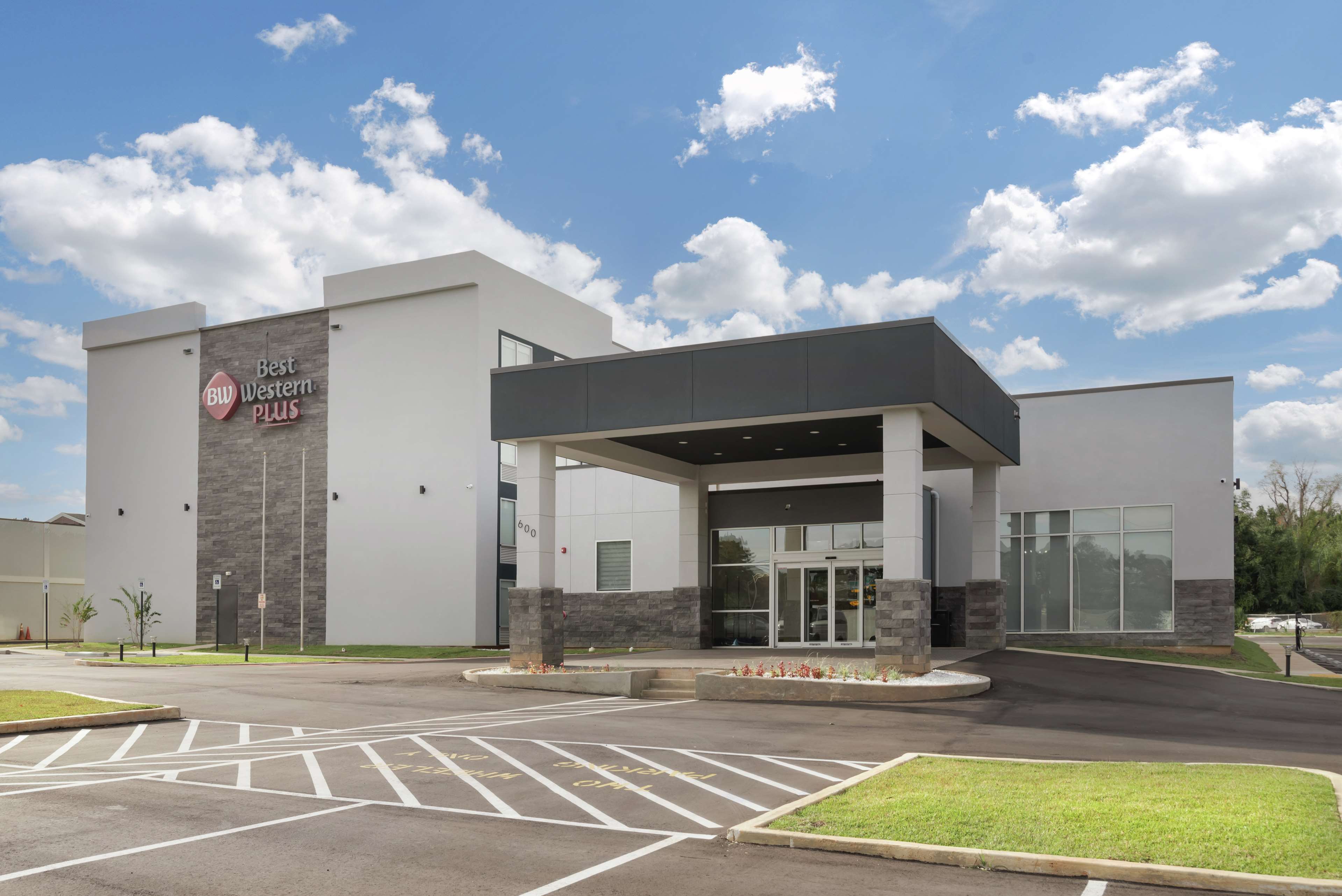 Best Western Plus Mobile Inn & Suites Best Western Plus Mobile Inn & Suites