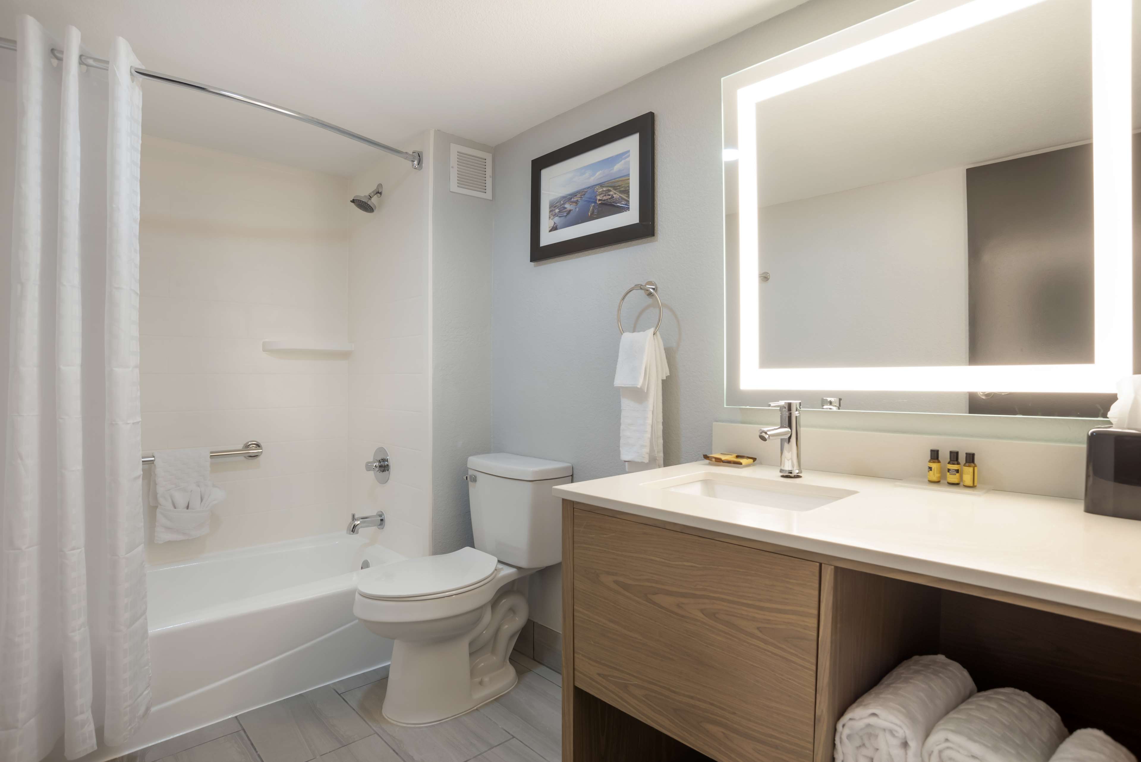 Best Western Plus Mobile Inn & Suites Best Western Plus Mobile Inn & Suites