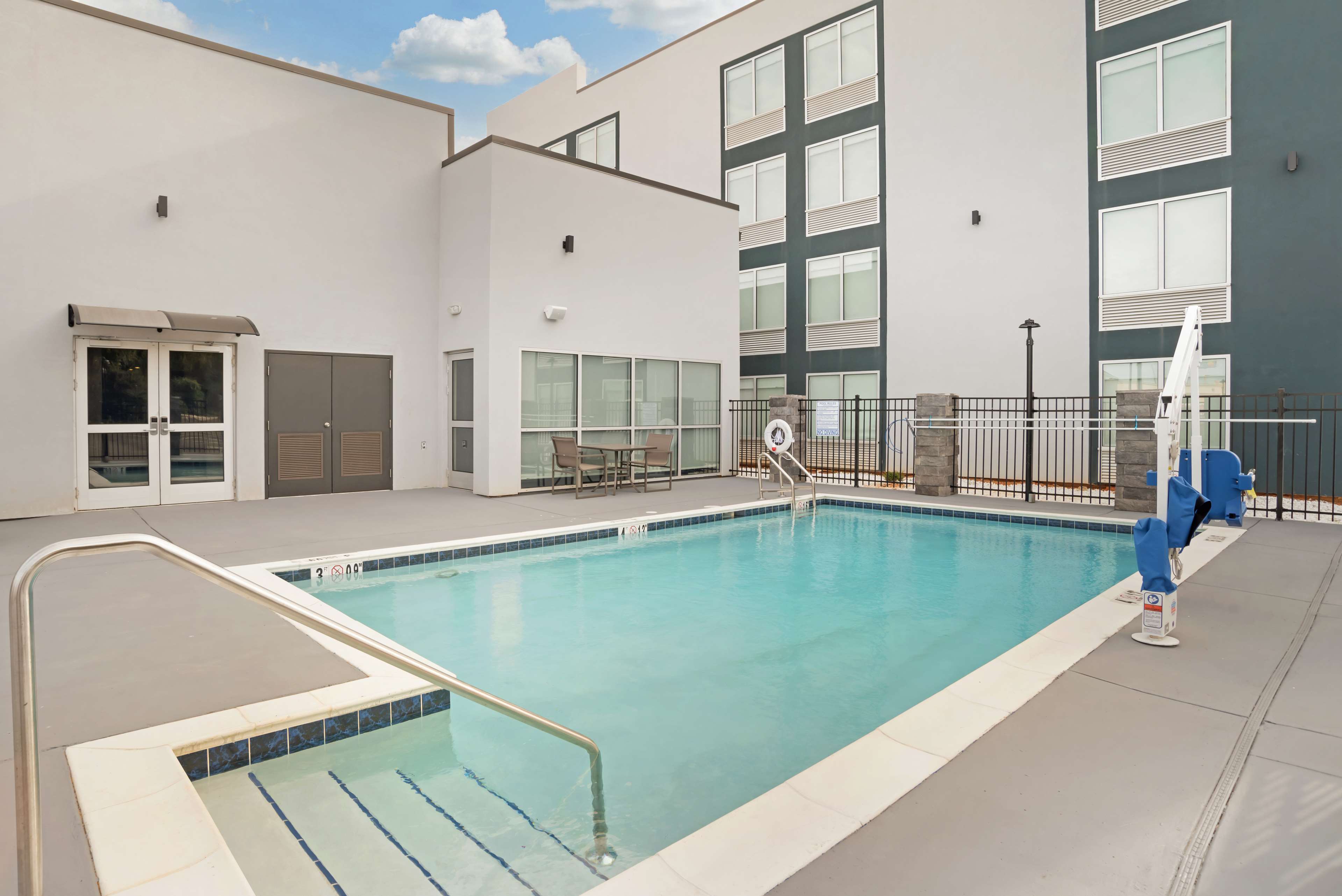 Best Western Plus Mobile Inn & Suites Best Western Plus Mobile Inn & Suites