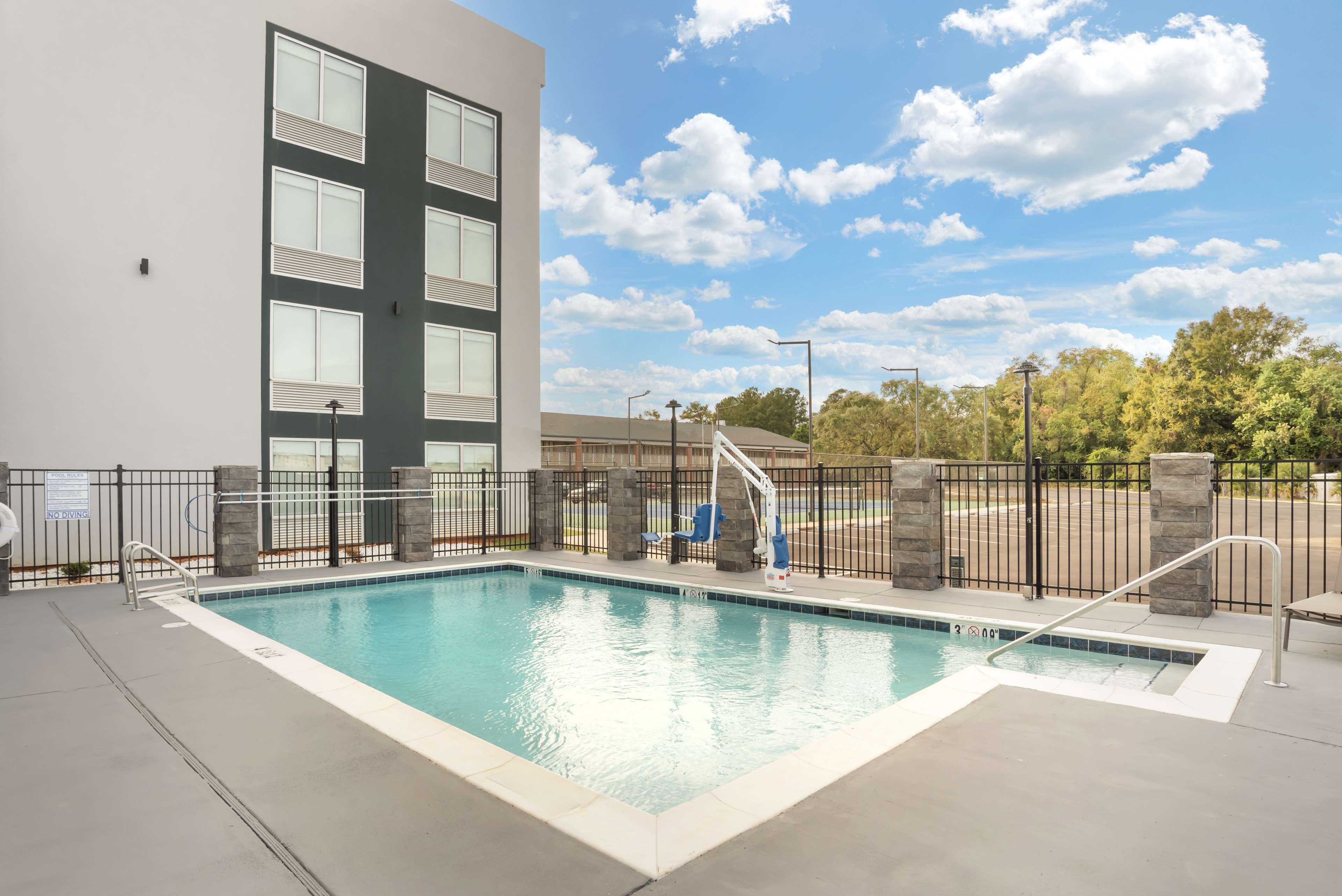 Best Western Plus Mobile Inn & Suites Best Western Plus Mobile Inn & Suites