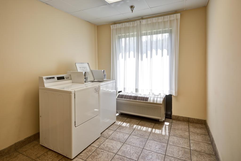Hampton Inn & Suites Birmingham-Pelham (I-65) Hampton Inn & Suites Birmingham-Pelham (I-65)