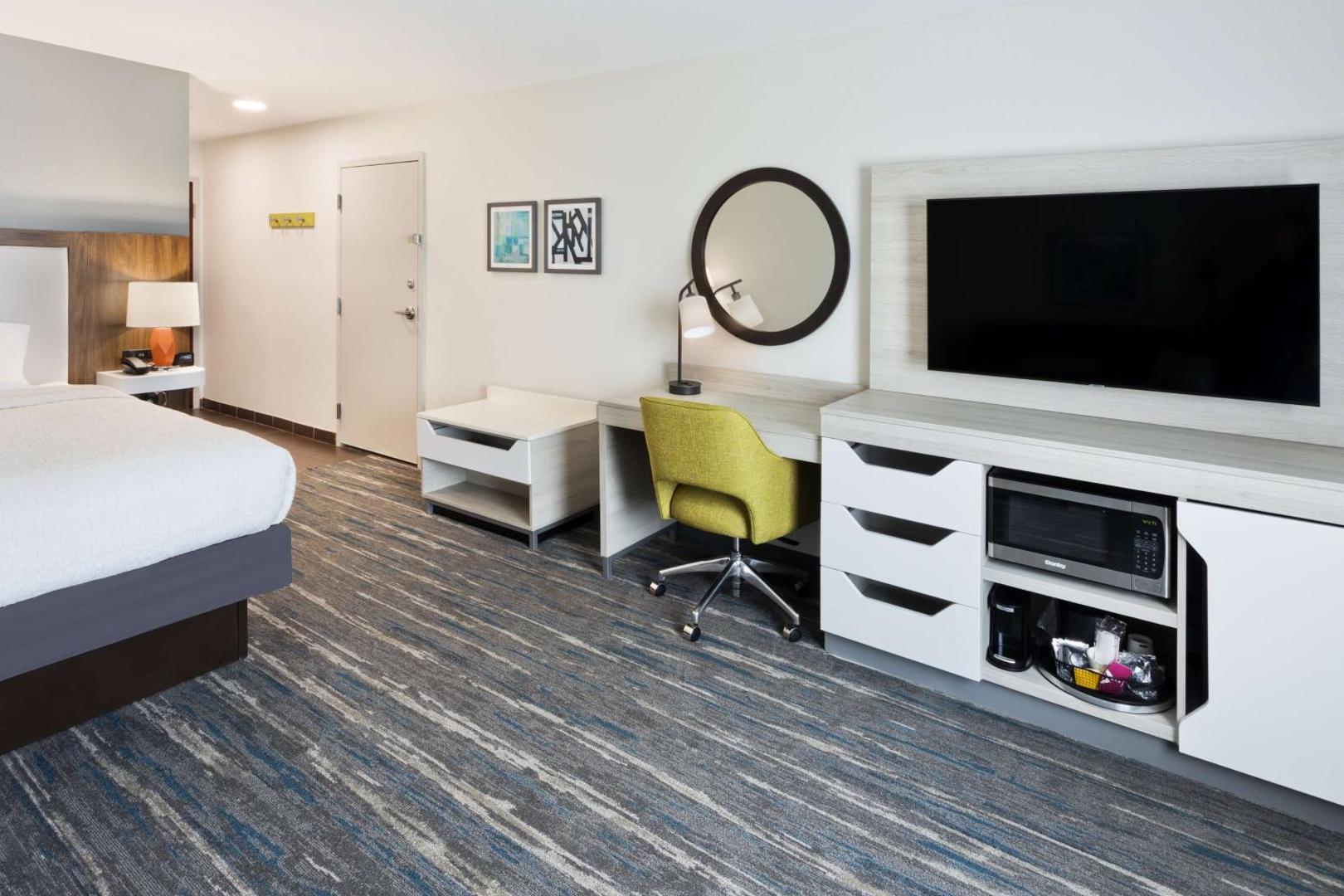 Hampton Inn & Suites Phenix City- Columbus Area Hampton Inn & Suites Phenix City- Columbus Area