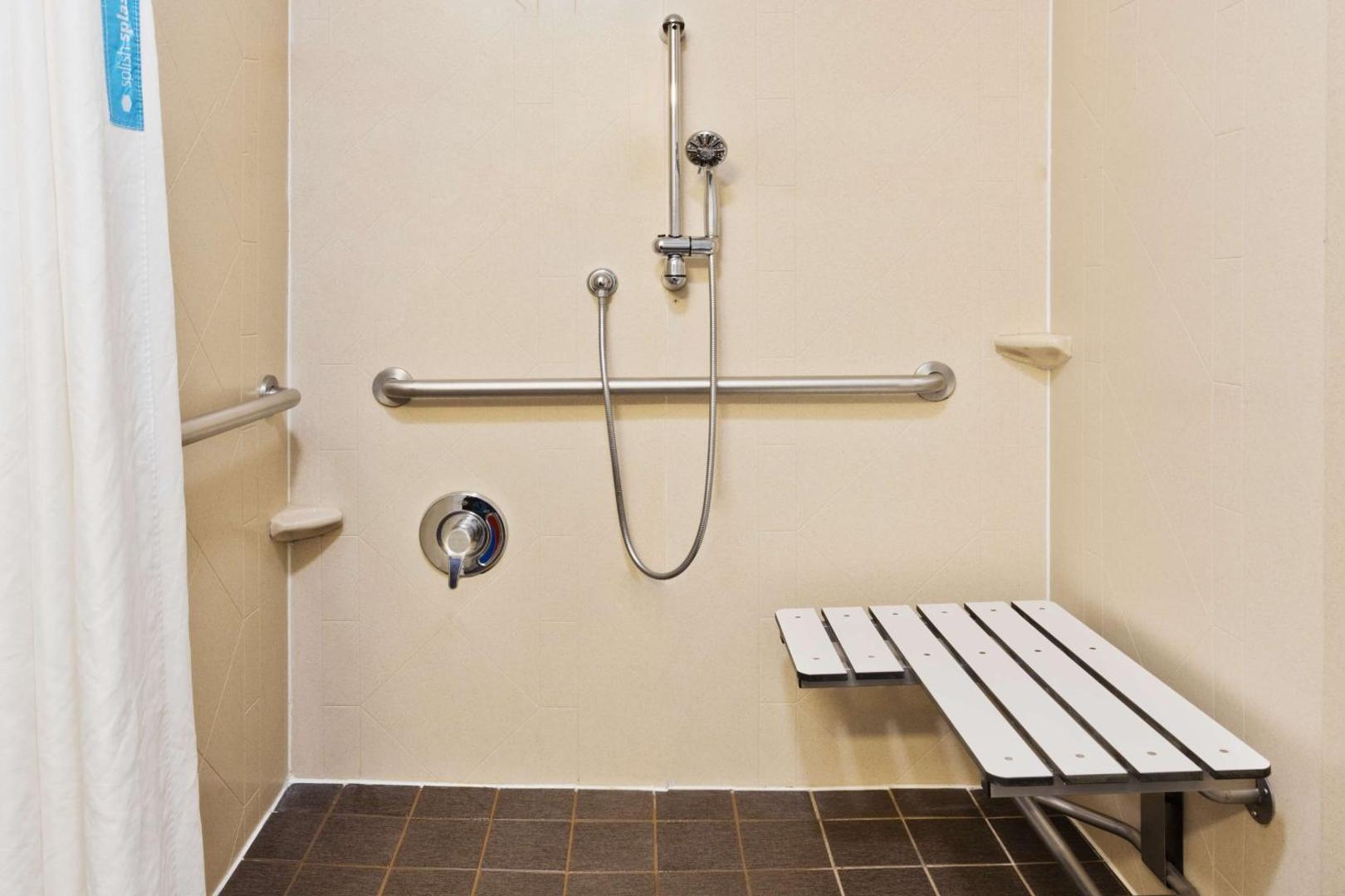 Hampton Inn & Suites Phenix City- Columbus Area Hampton Inn & Suites Phenix City- Columbus Area