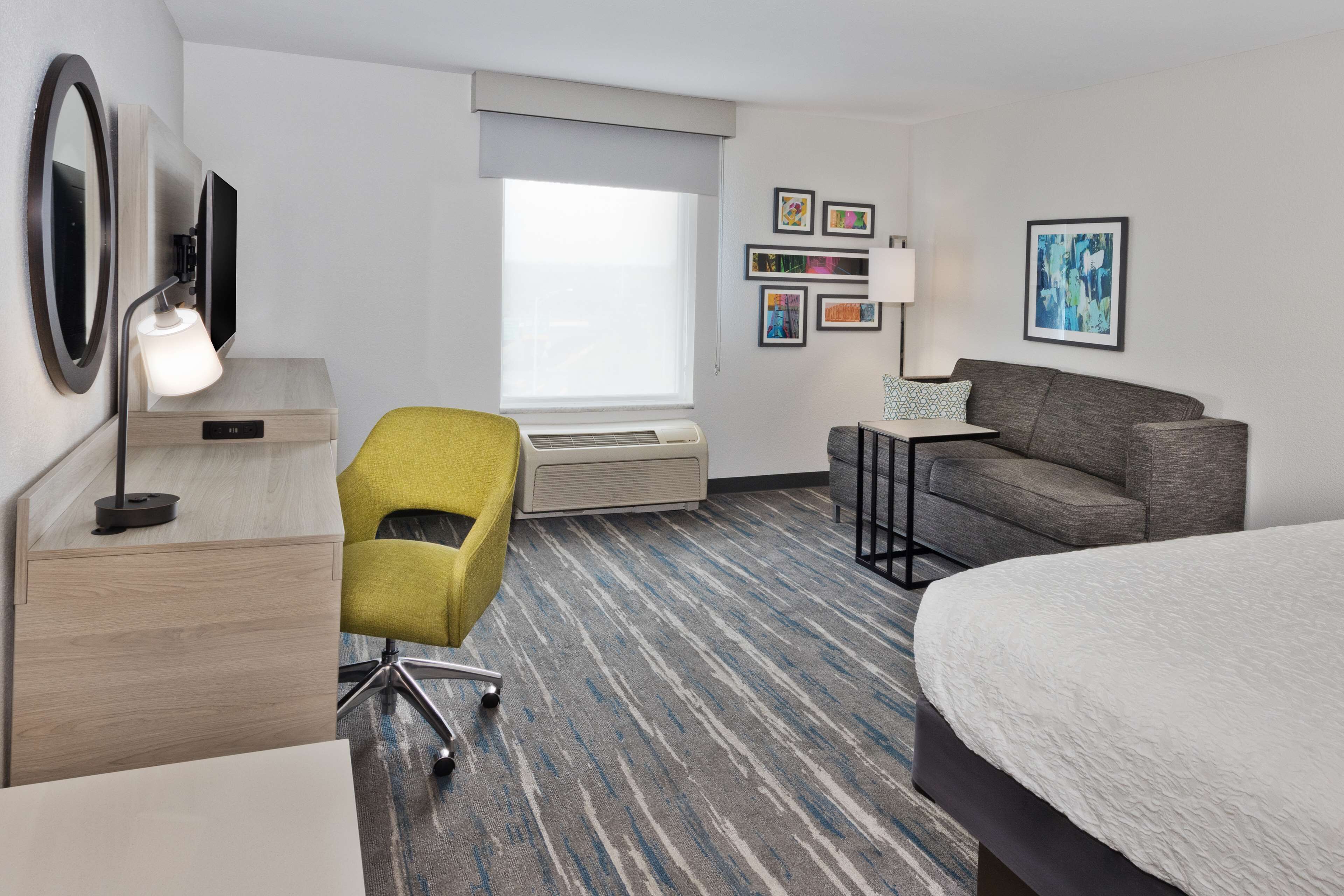 Hampton Inn & Suites Phenix City- Columbus Area Hampton Inn & Suites Phenix City- Columbus Area