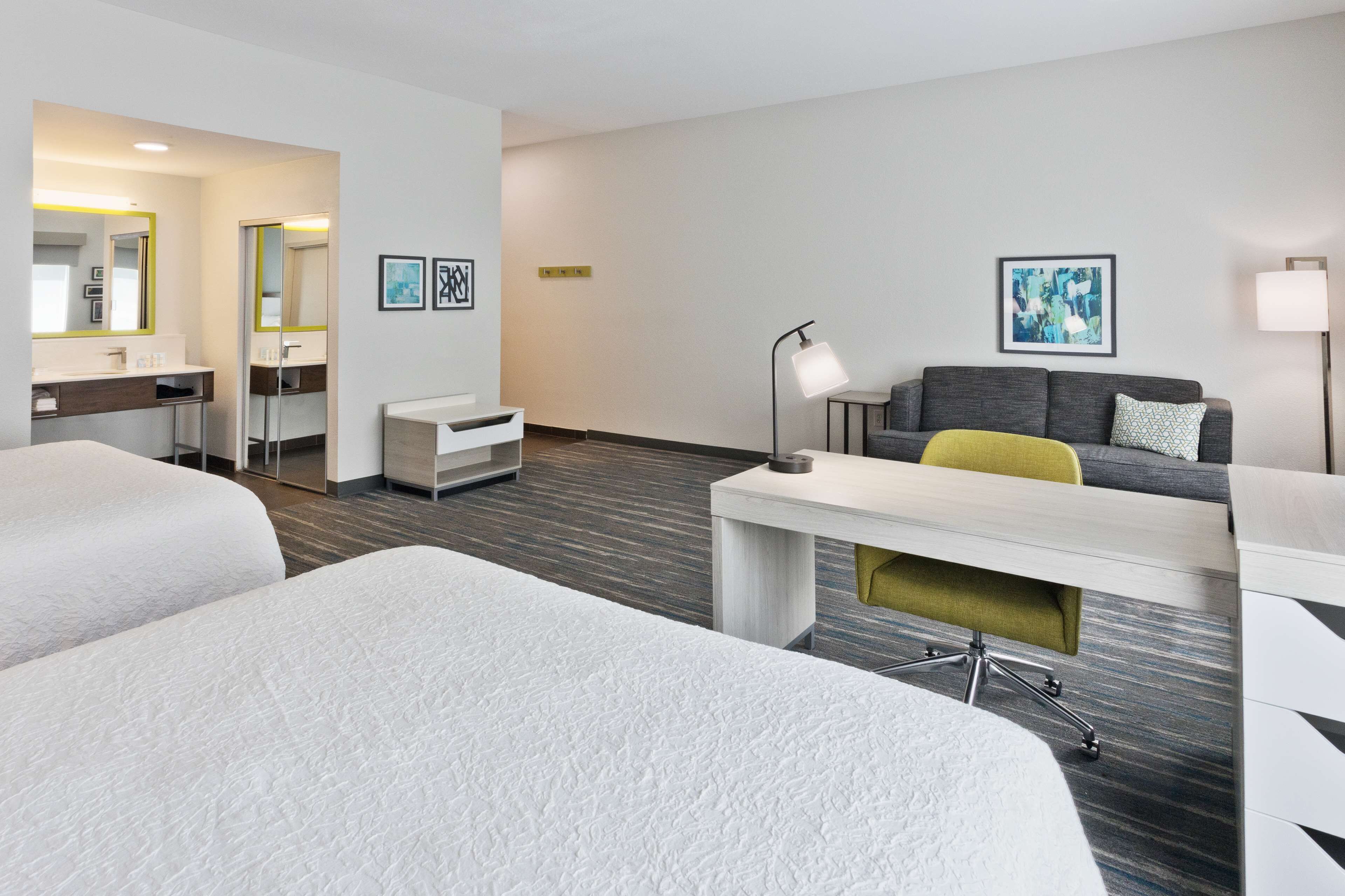 Hampton Inn & Suites Phenix City- Columbus Area Hampton Inn & Suites Phenix City- Columbus Area