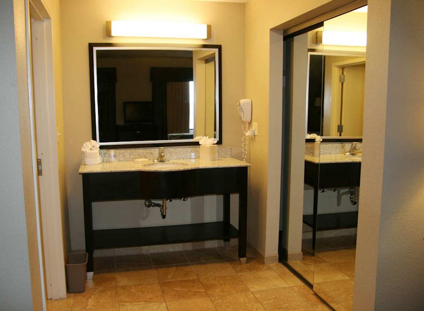 Hampton Inn & Suites Phoenix Glendale-Westgate Hampton Inn & Suites Phoenix Glendale-Westgate