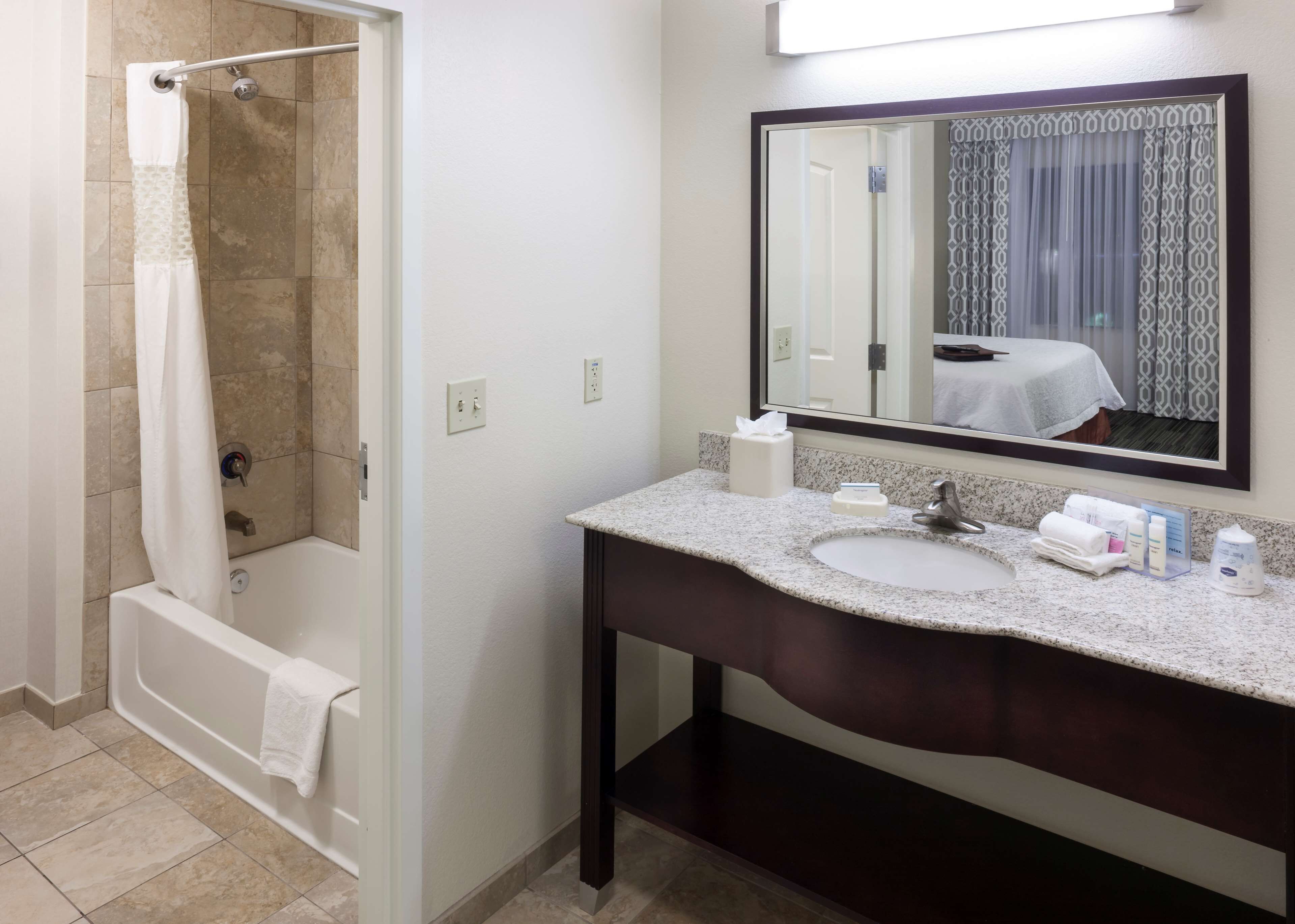 Hampton Inn & Suites North Phoenix/Happy Valley Hampton Inn & Suites North Phoenix/Happy Valley