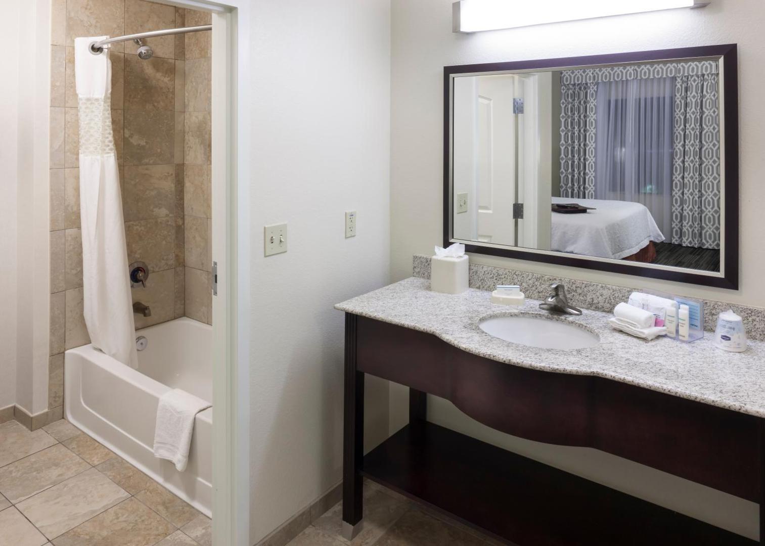 Hampton Inn & Suites North Phoenix/Happy Valley Hampton Inn & Suites North Phoenix/Happy Valley