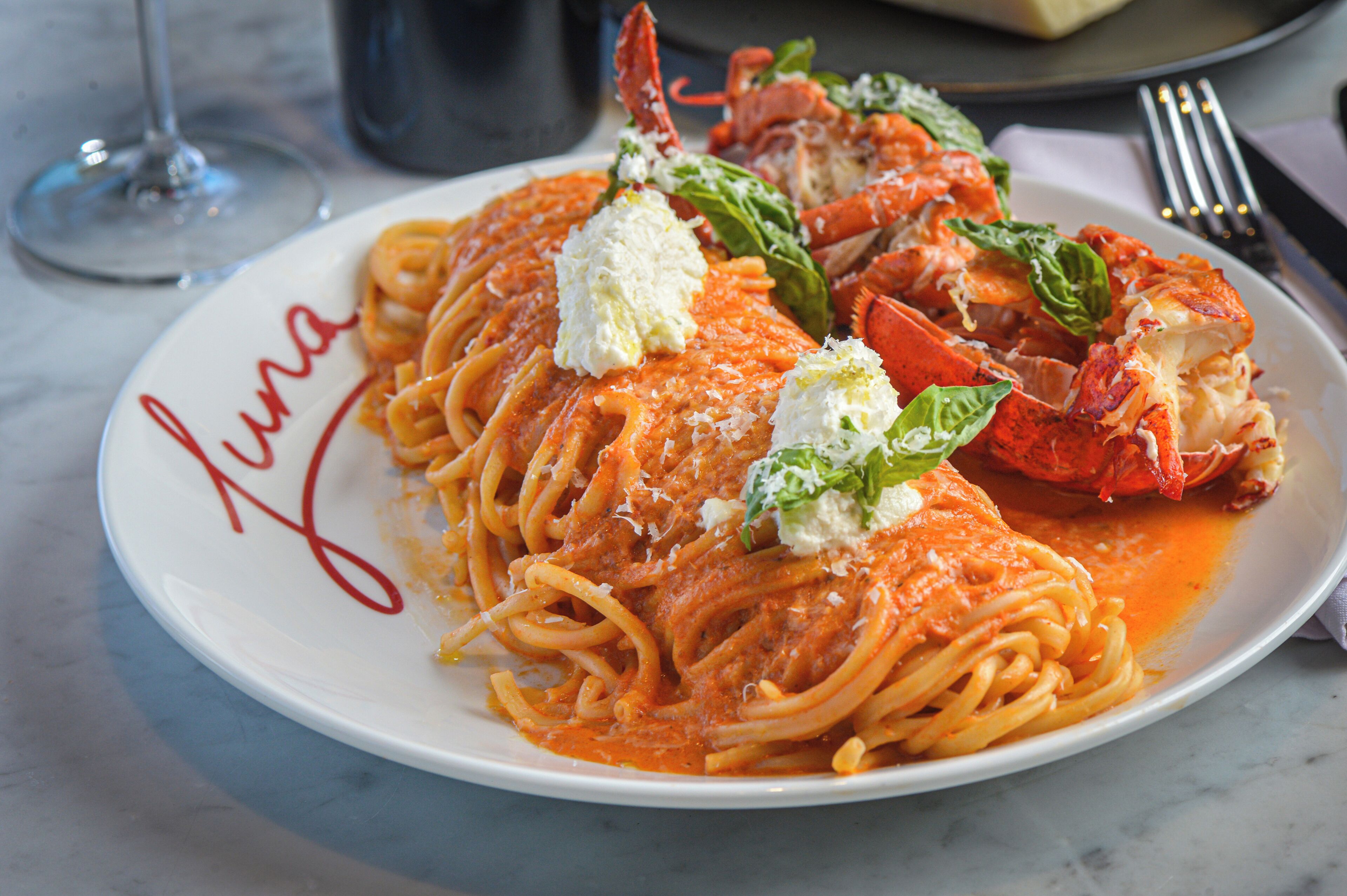 Caesars Republic Scottsdale, a Hilton Hotel