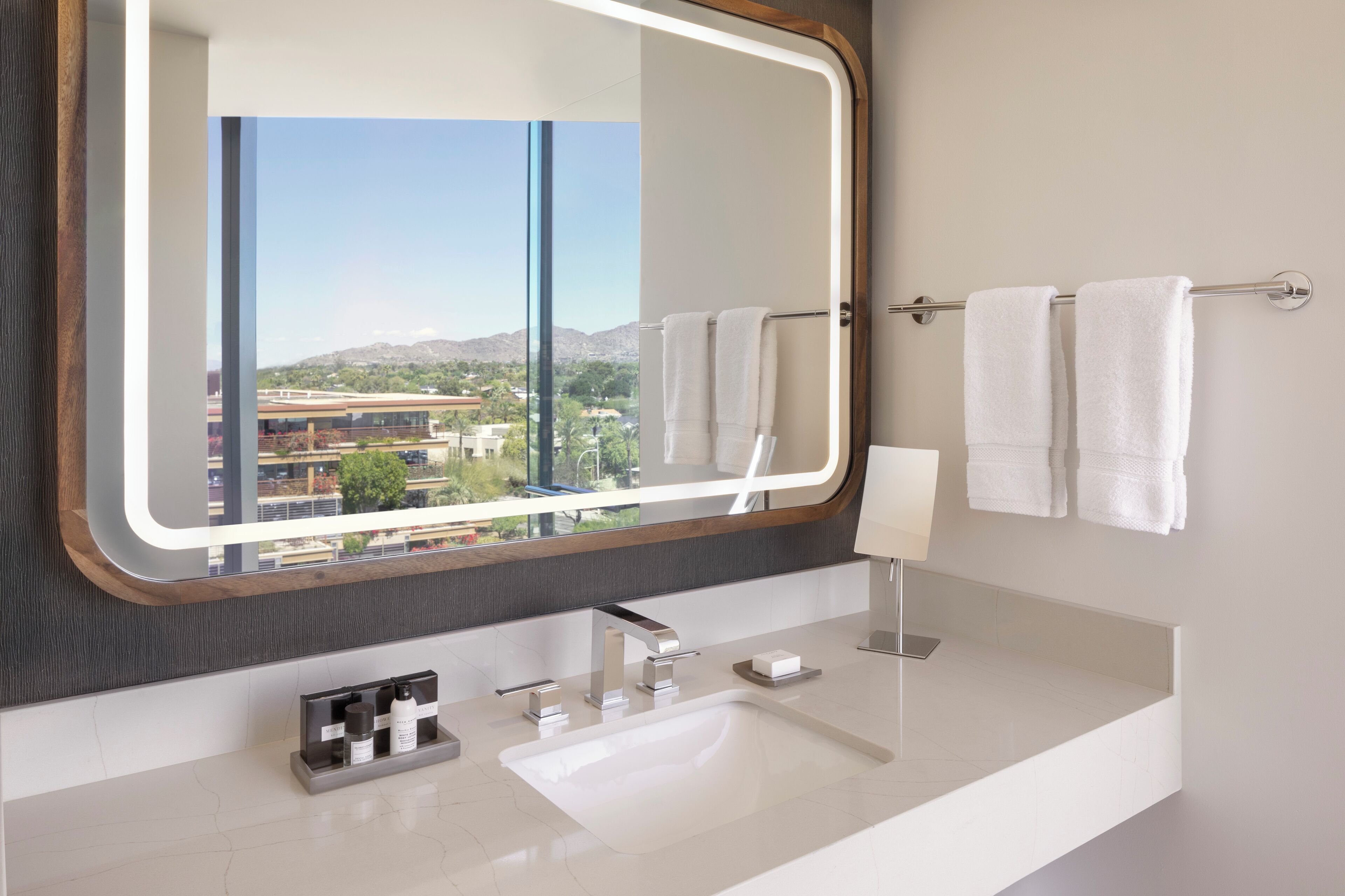 Caesars Republic Scottsdale, a Hilton Hotel