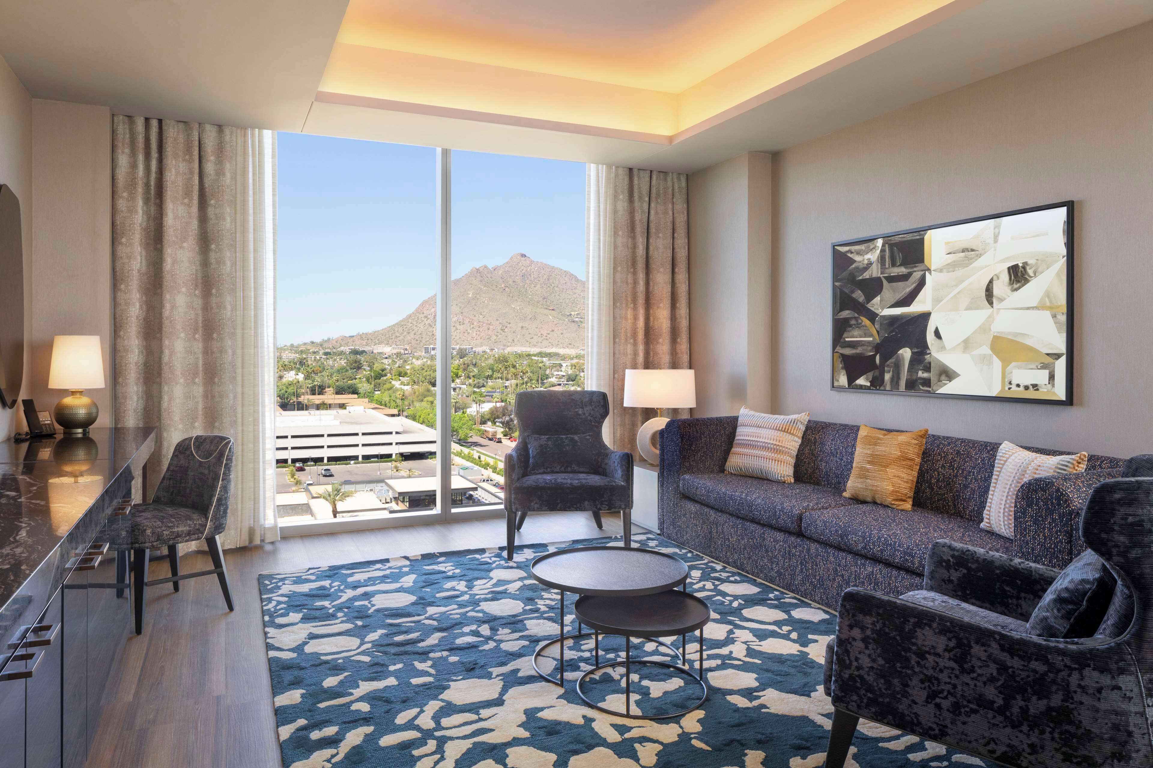 Caesars Republic Scottsdale, a Hilton Hotel