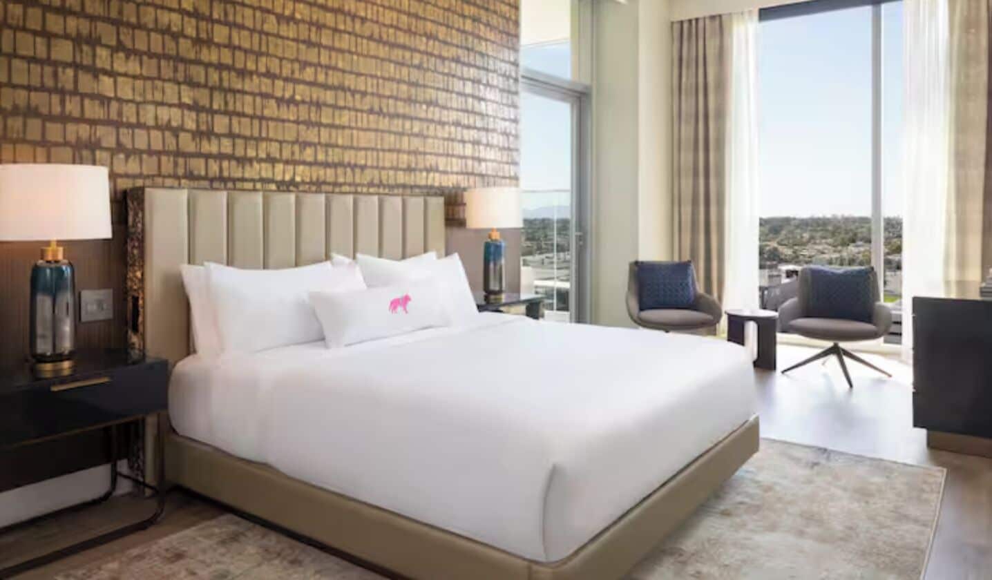 Caesars Republic Scottsdale, a Hilton Hotel