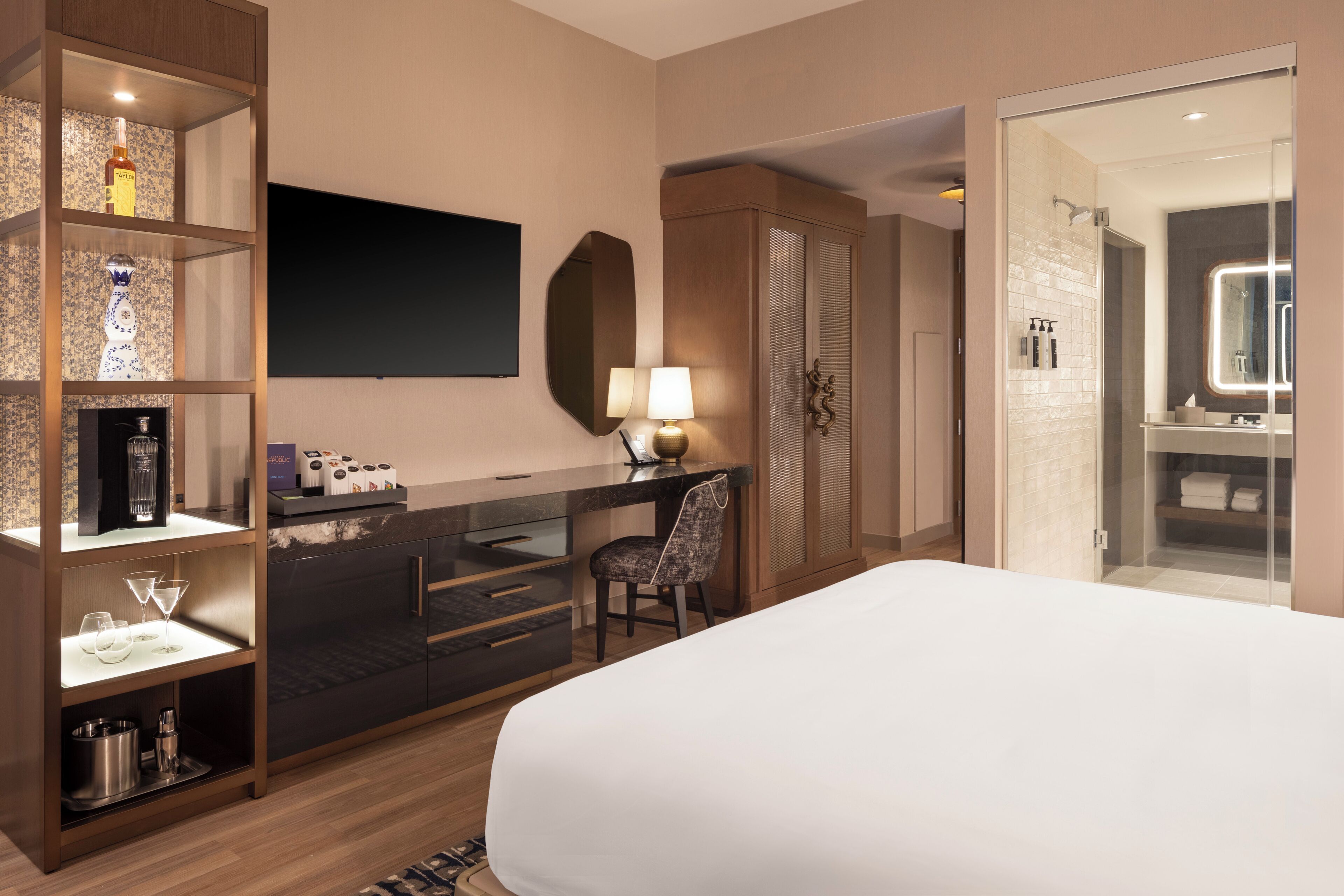 Caesars Republic Scottsdale, a Hilton Hotel