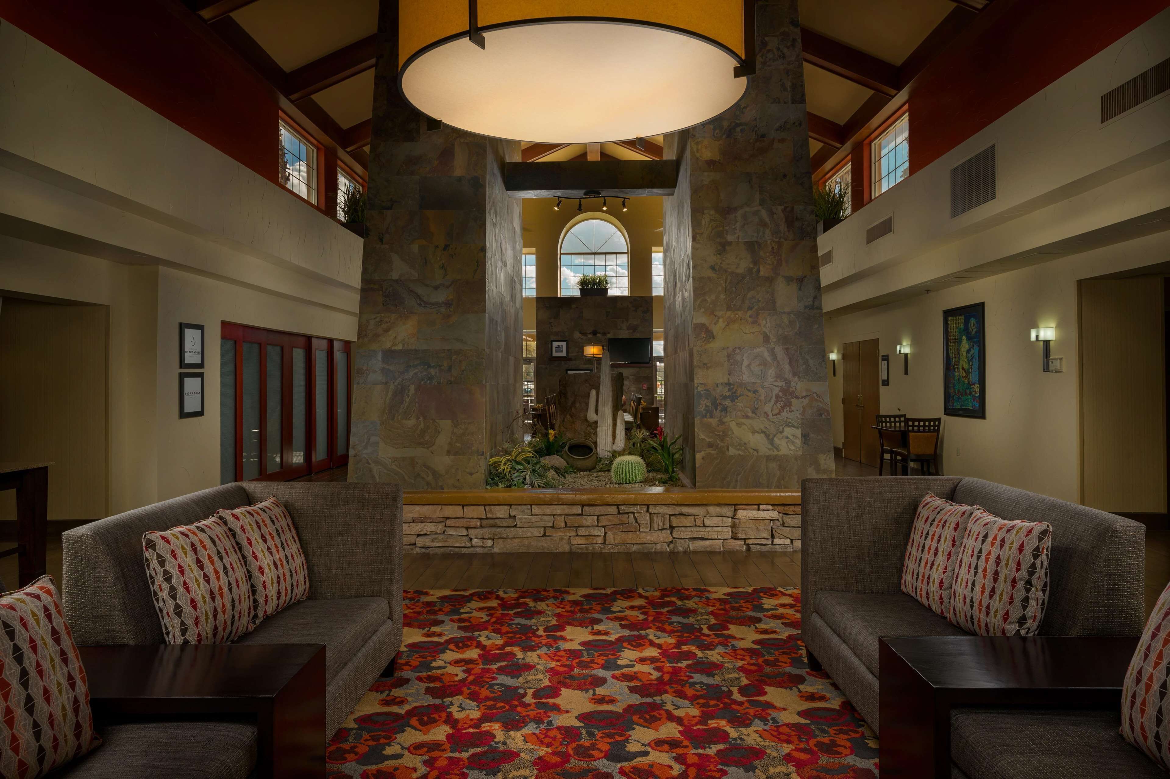 Hampton Inn & Suites Phoenix/Scottsdale Hampton Inn & Suites Phoenix/Scottsdale