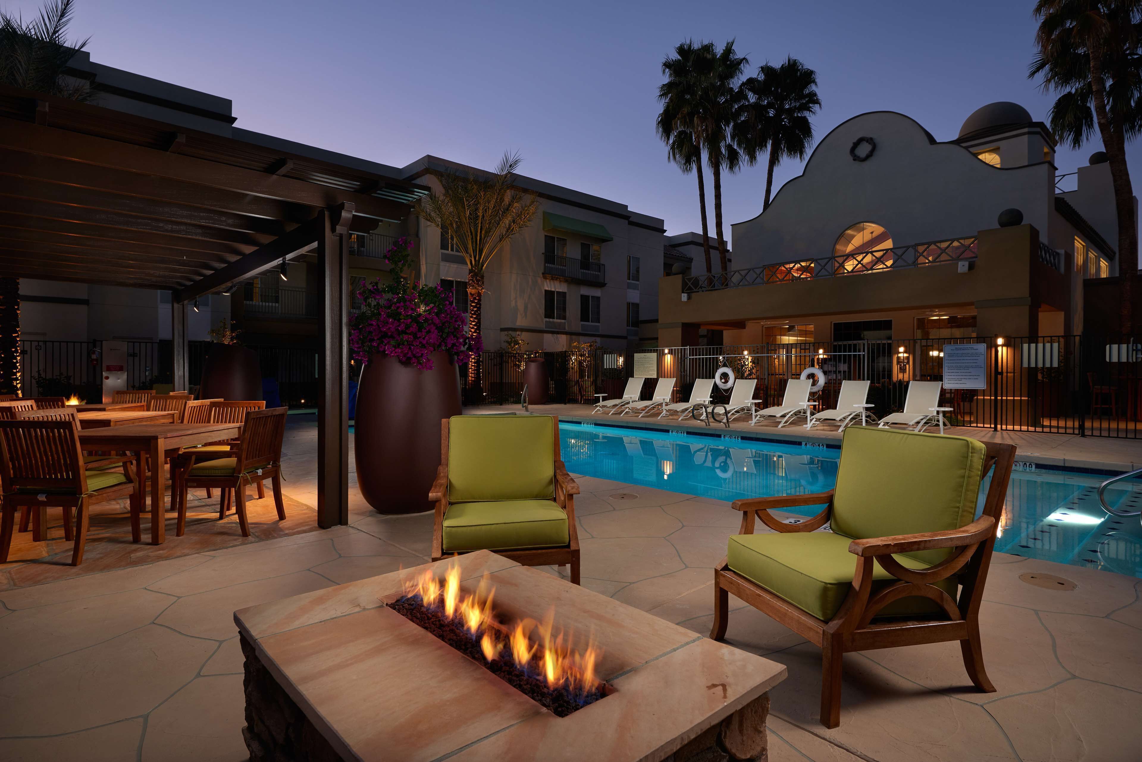 Hampton Inn & Suites Phoenix/Scottsdale Hampton Inn & Suites Phoenix/Scottsdale
