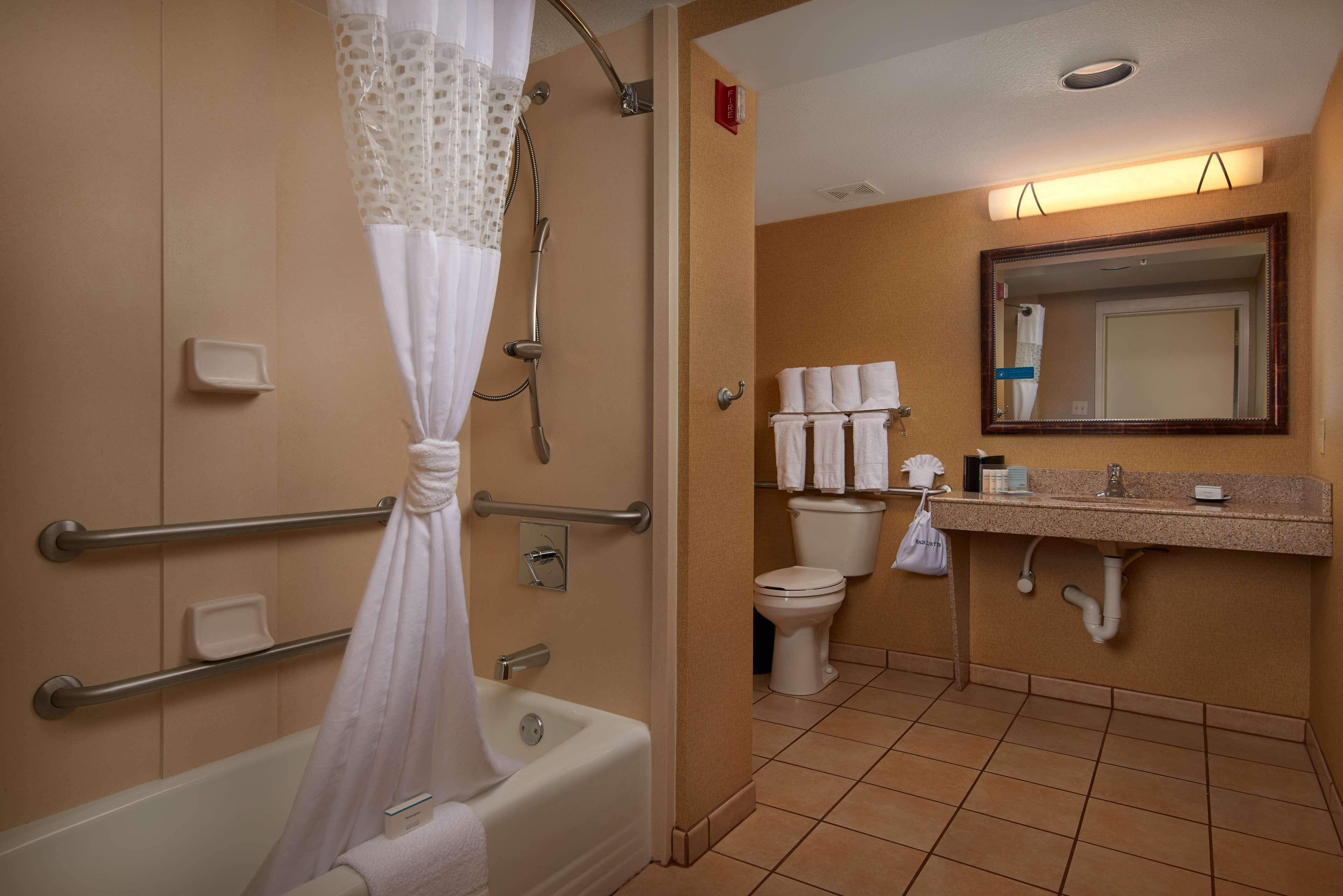 Hampton Inn & Suites Phoenix/Scottsdale Hampton Inn & Suites Phoenix/Scottsdale