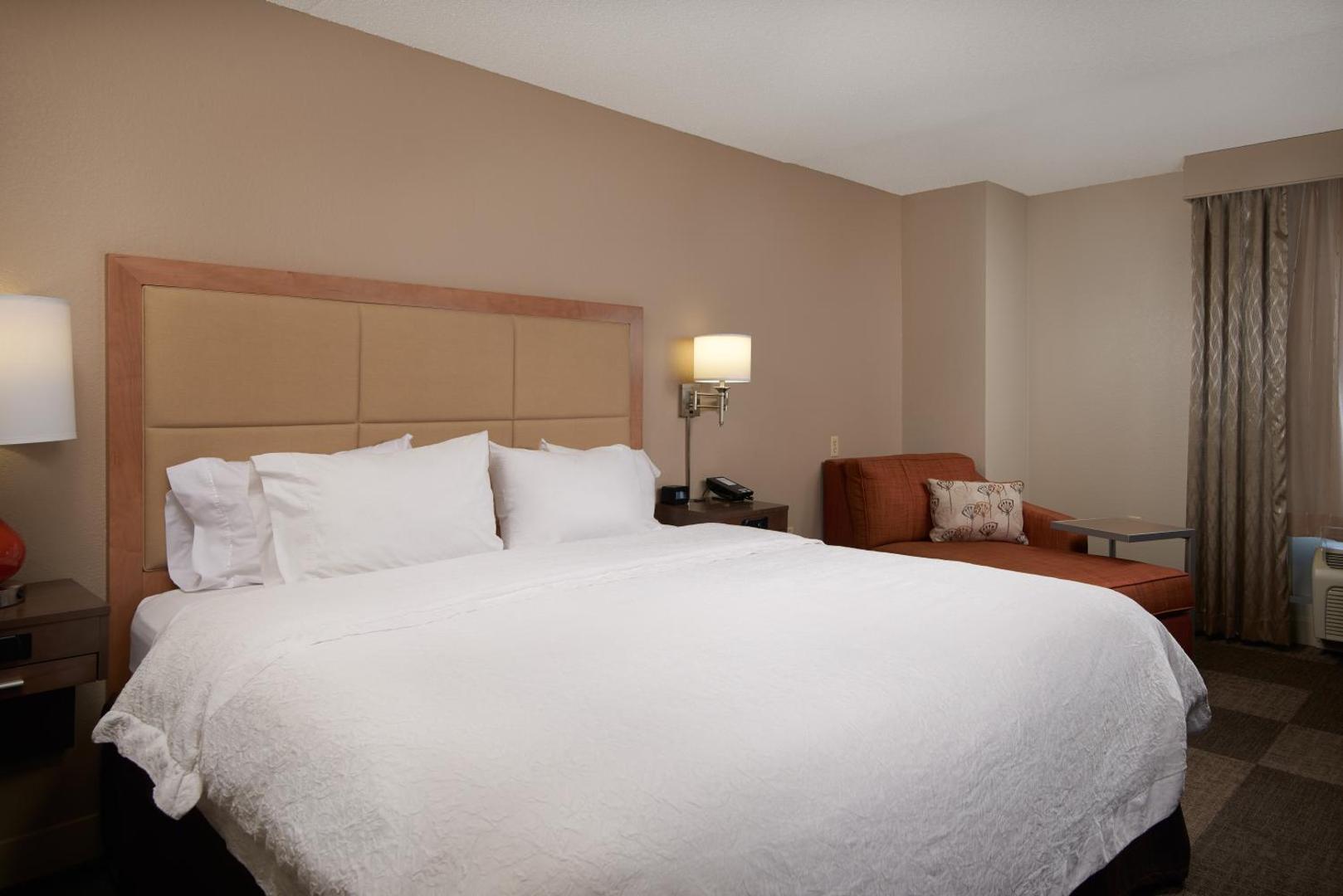 Hampton Inn & Suites Phoenix/Scottsdale Hampton Inn & Suites Phoenix/Scottsdale