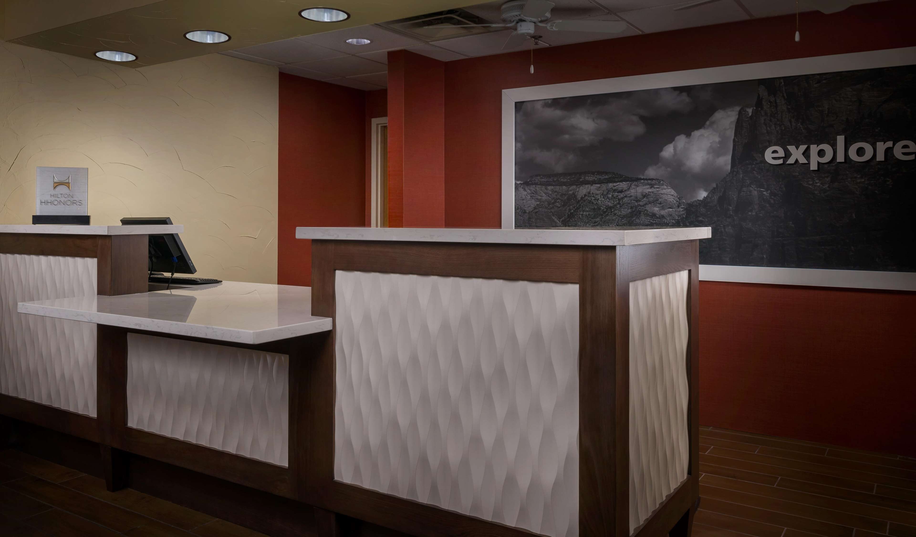 Hampton Inn & Suites Phoenix/Scottsdale Hampton Inn & Suites Phoenix/Scottsdale