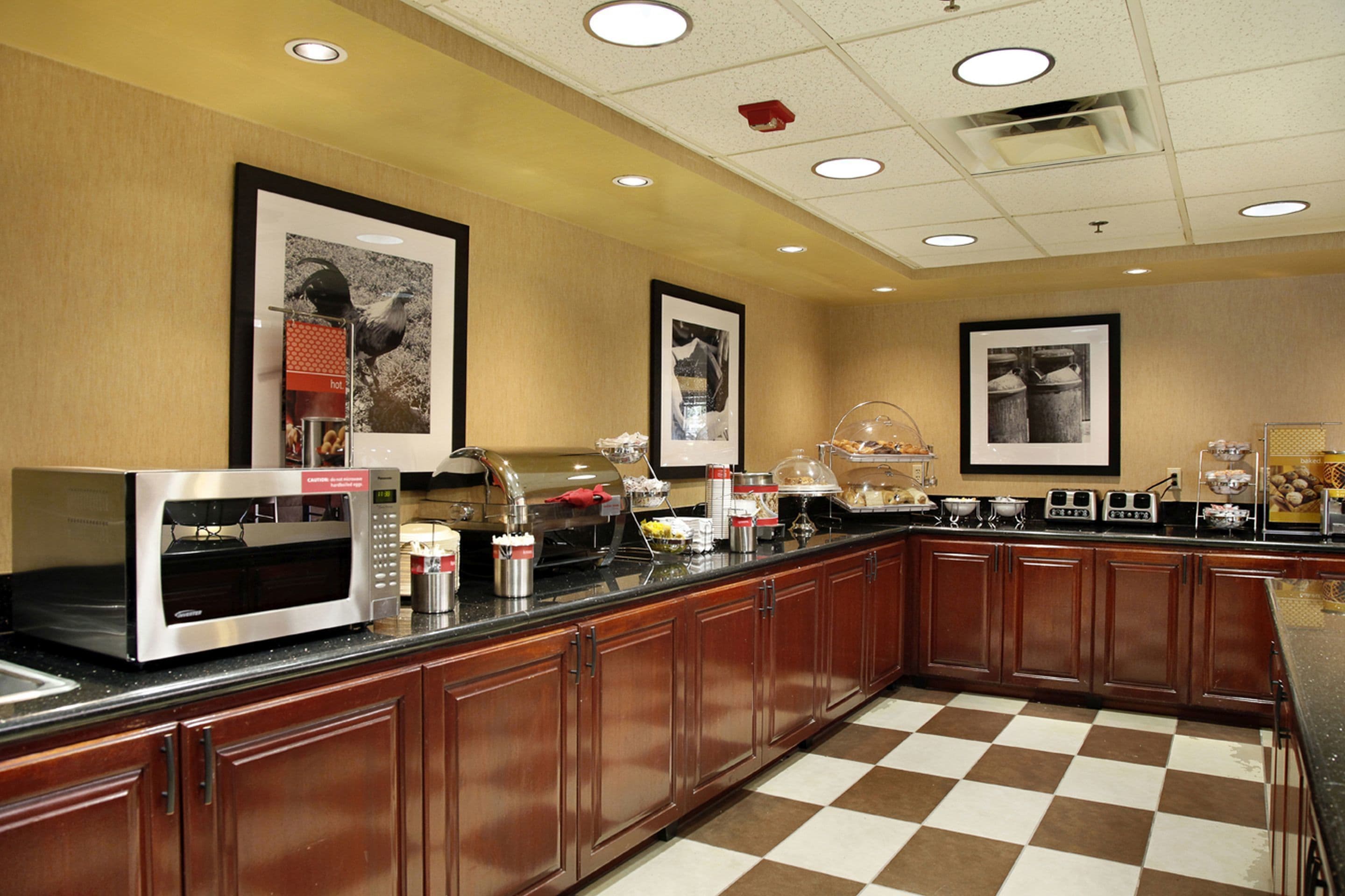 Hampton Inn & Suites Phoenix/Scottsdale Hampton Inn & Suites Phoenix/Scottsdale
