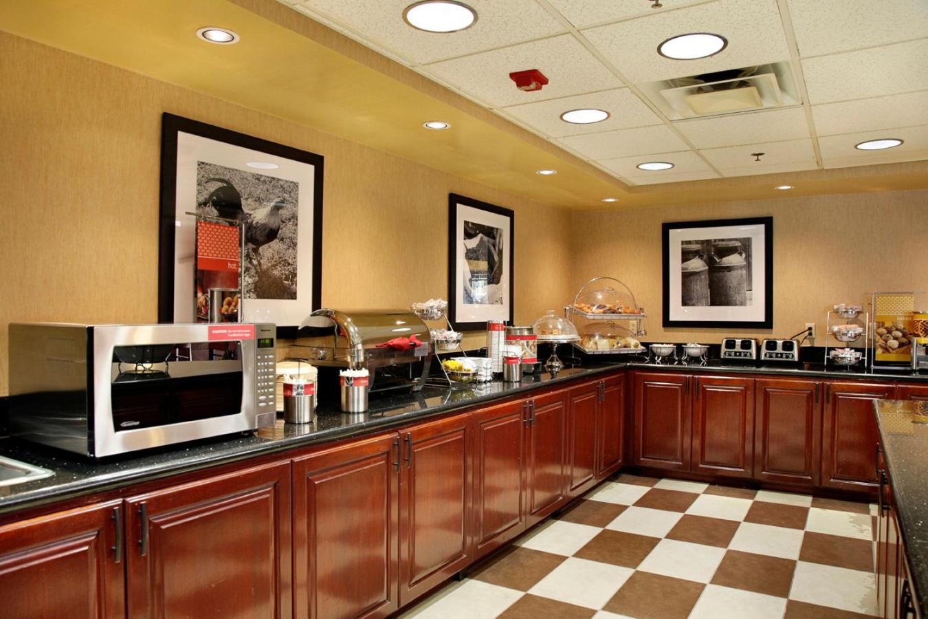 Hampton Inn & Suites Phoenix/Scottsdale Hampton Inn & Suites Phoenix/Scottsdale