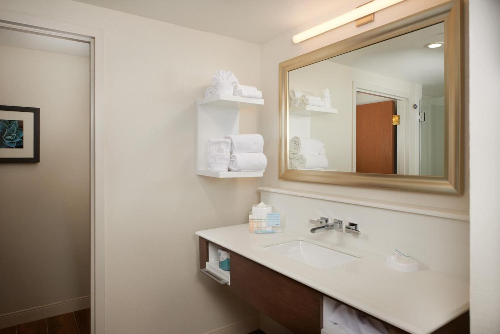 Hampton Inn & Suites Phoenix/Scottsdale Hampton Inn & Suites Phoenix/Scottsdale