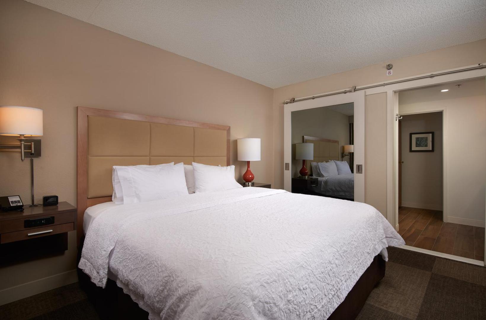 Hampton Inn & Suites Phoenix/Scottsdale Hampton Inn & Suites Phoenix/Scottsdale