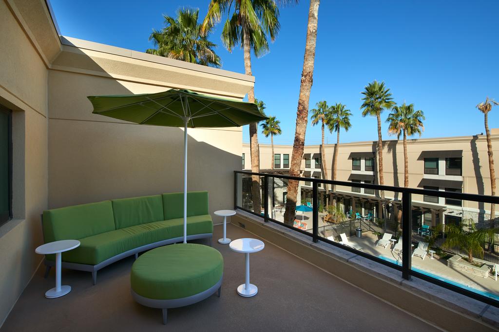 Hampton Inn & Suites Phoenix/Scottsdale on Shea Boulevard Hampton Inn & Suites Phoenix/Scottsdale on Shea Boulevard