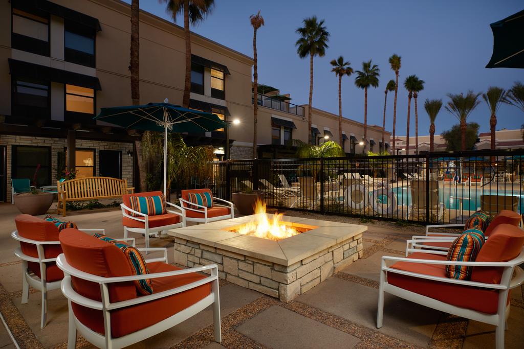 Hampton Inn & Suites Phoenix/Scottsdale on Shea Boulevard Hampton Inn & Suites Phoenix/Scottsdale on Shea Boulevard