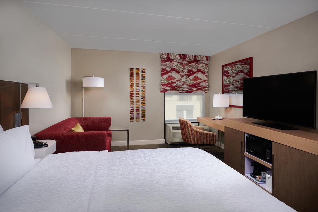 Hampton Inn & Suites Phoenix/Scottsdale on Shea Boulevard Hampton Inn & Suites Phoenix/Scottsdale on Shea Boulevard