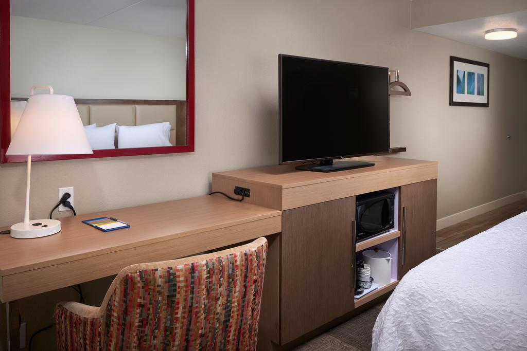 Hampton Inn & Suites Phoenix/Scottsdale on Shea Boulevard Hampton Inn & Suites Phoenix/Scottsdale on Shea Boulevard