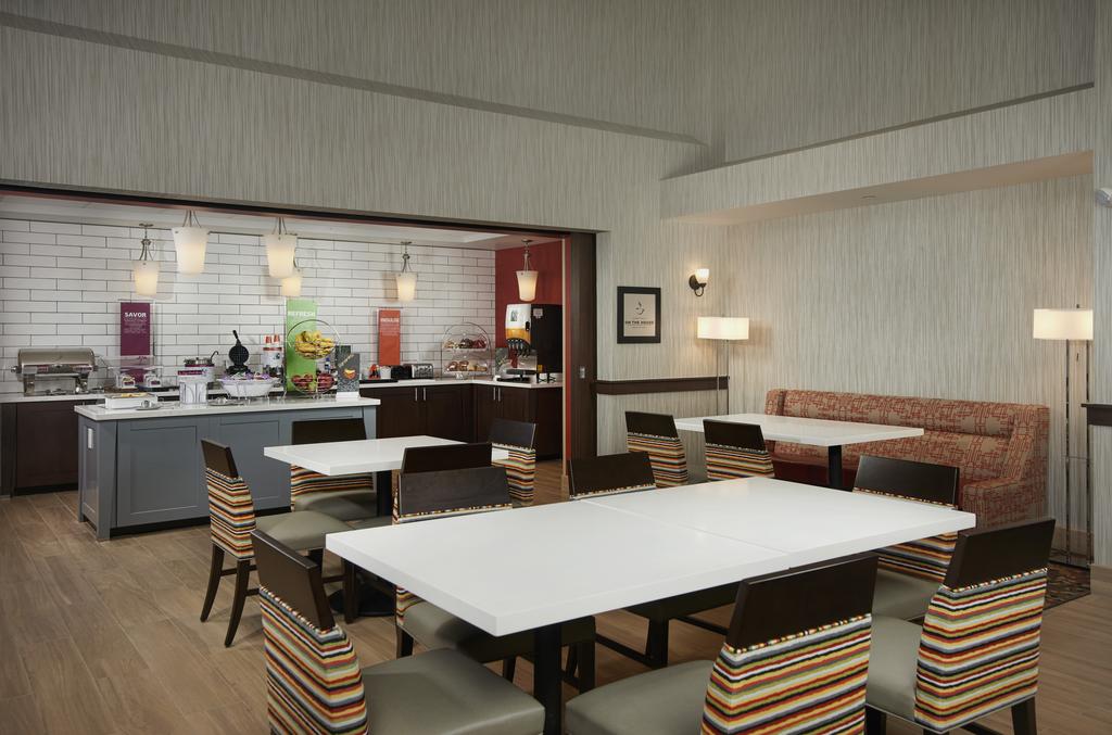 Hampton Inn & Suites Phoenix/Scottsdale on Shea Boulevard Hampton Inn & Suites Phoenix/Scottsdale on Shea Boulevard