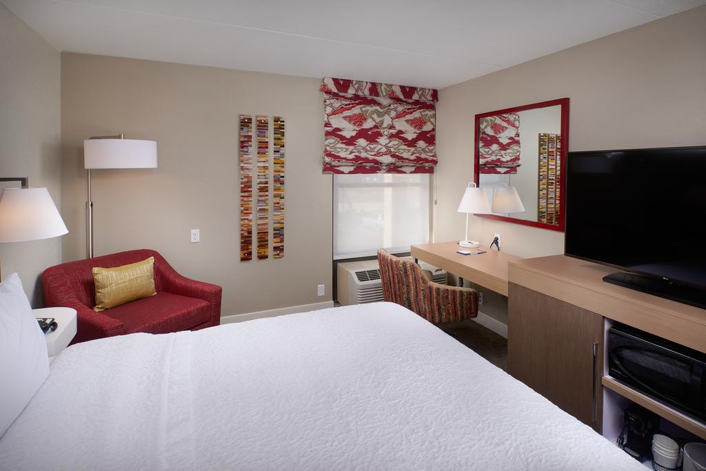 Hampton Inn & Suites Phoenix/Scottsdale on Shea Boulevard Hampton Inn & Suites Phoenix/Scottsdale on Shea Boulevard
