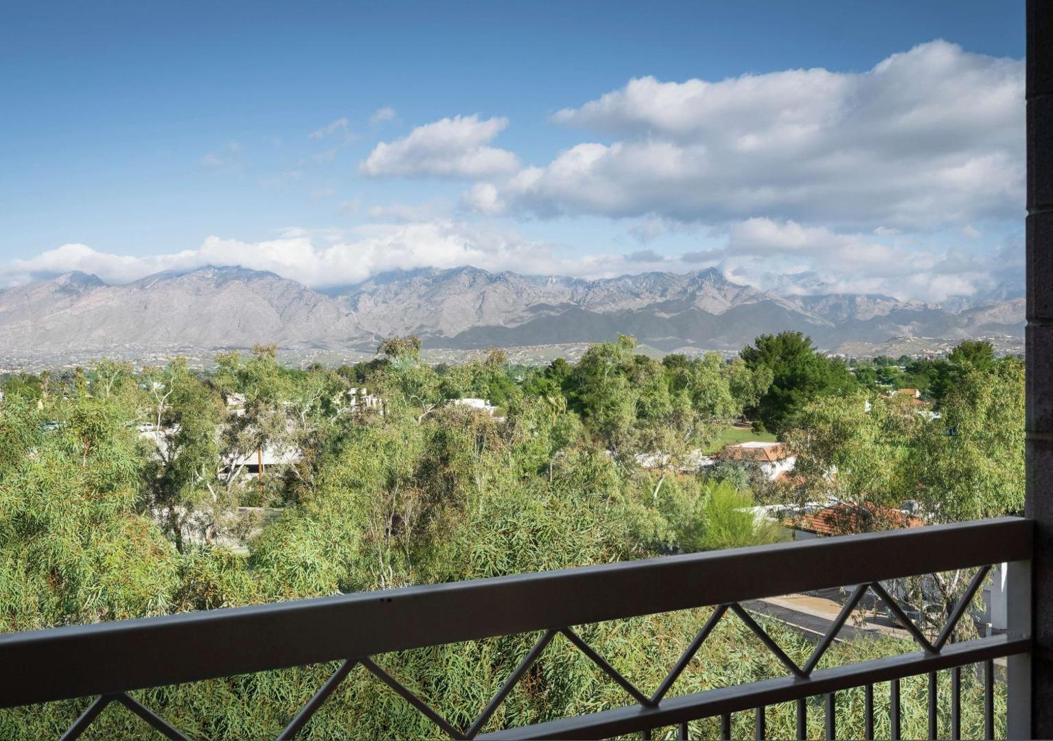 Embassy Suites by Hilton Tucson East Embassy Suites by Hilton Tucson East
