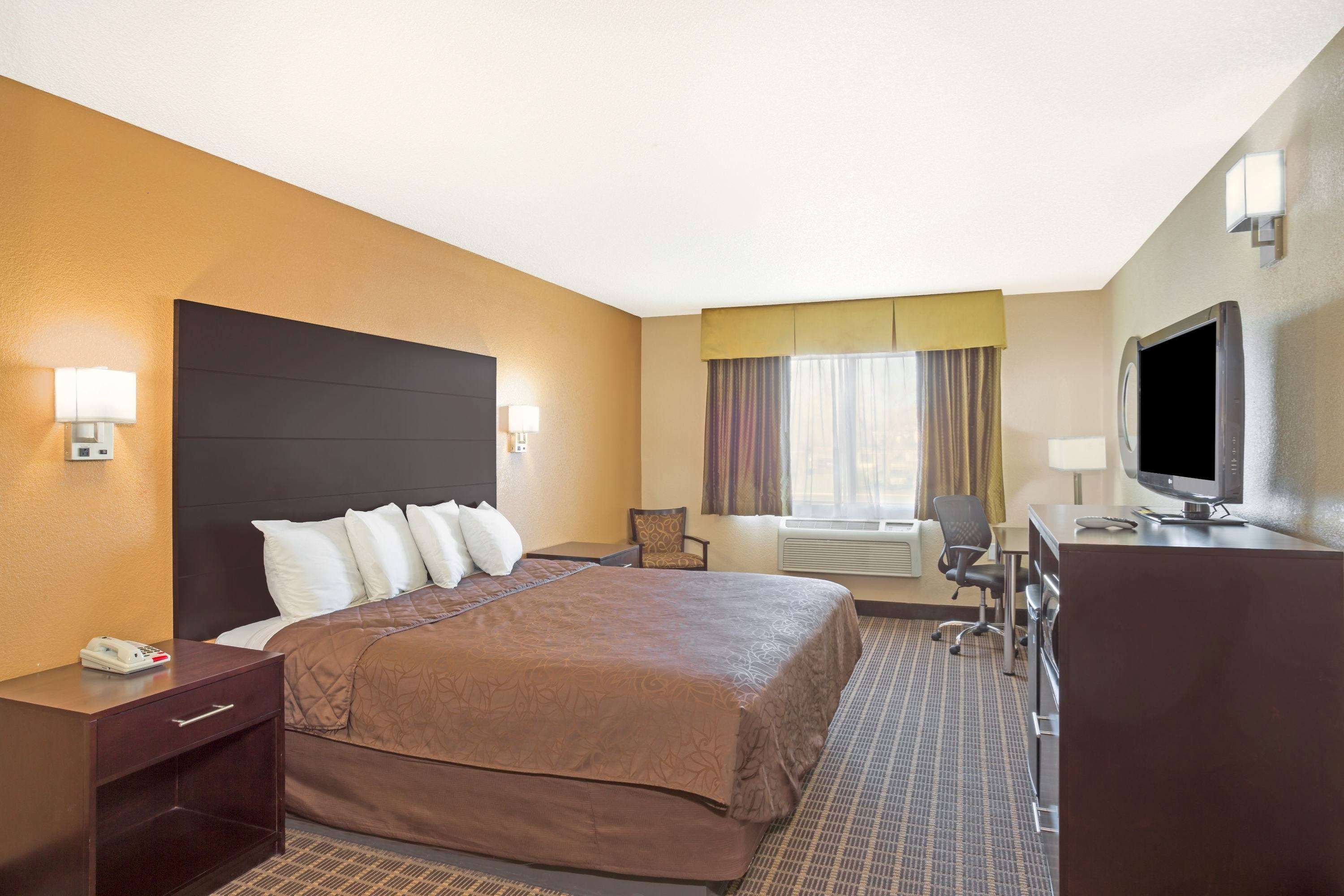 Howard Johnson by Wyndham Williams Howard Johnson by Wyndham Williams