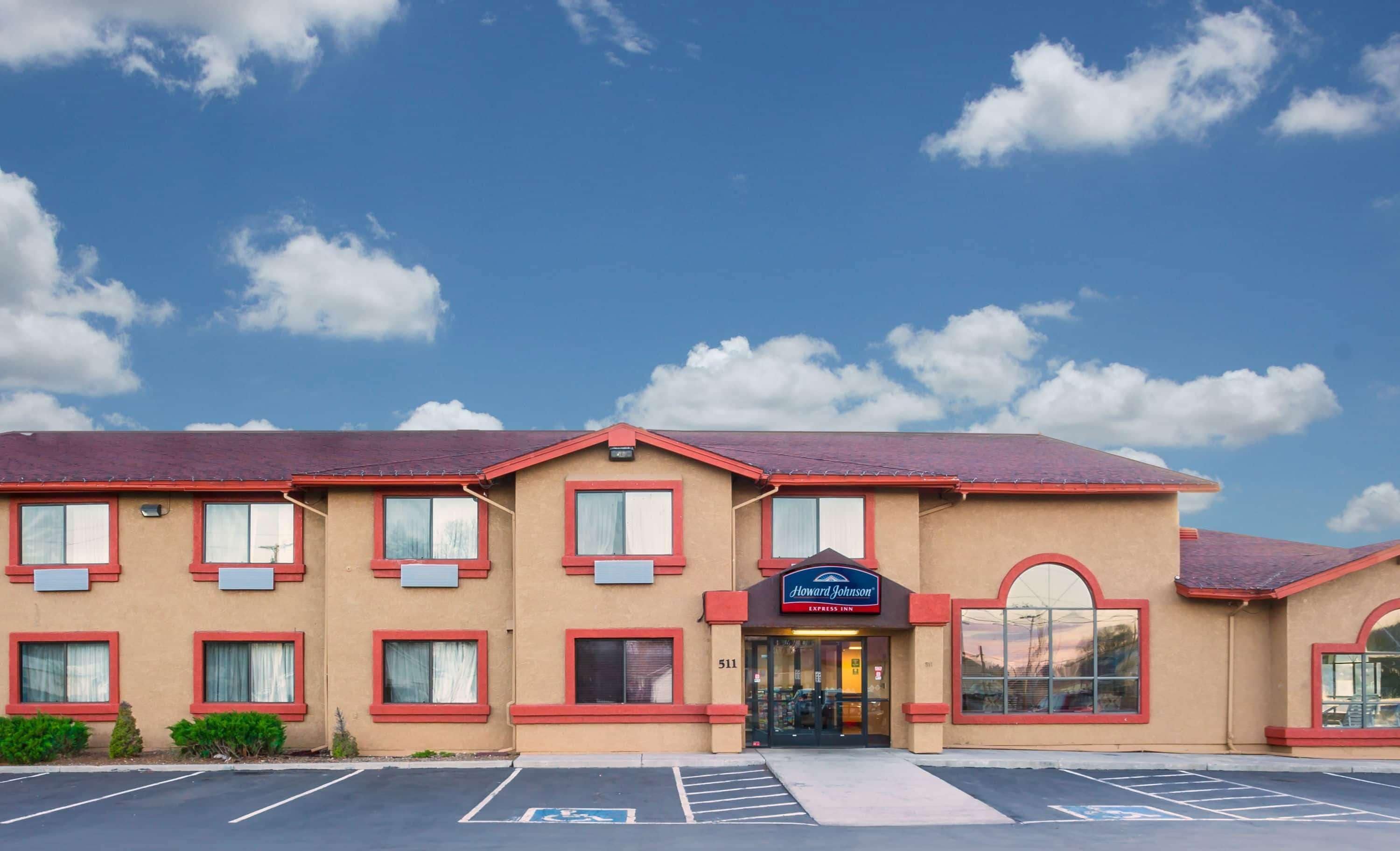 Howard Johnson by Wyndham Williams Howard Johnson by Wyndham Williams