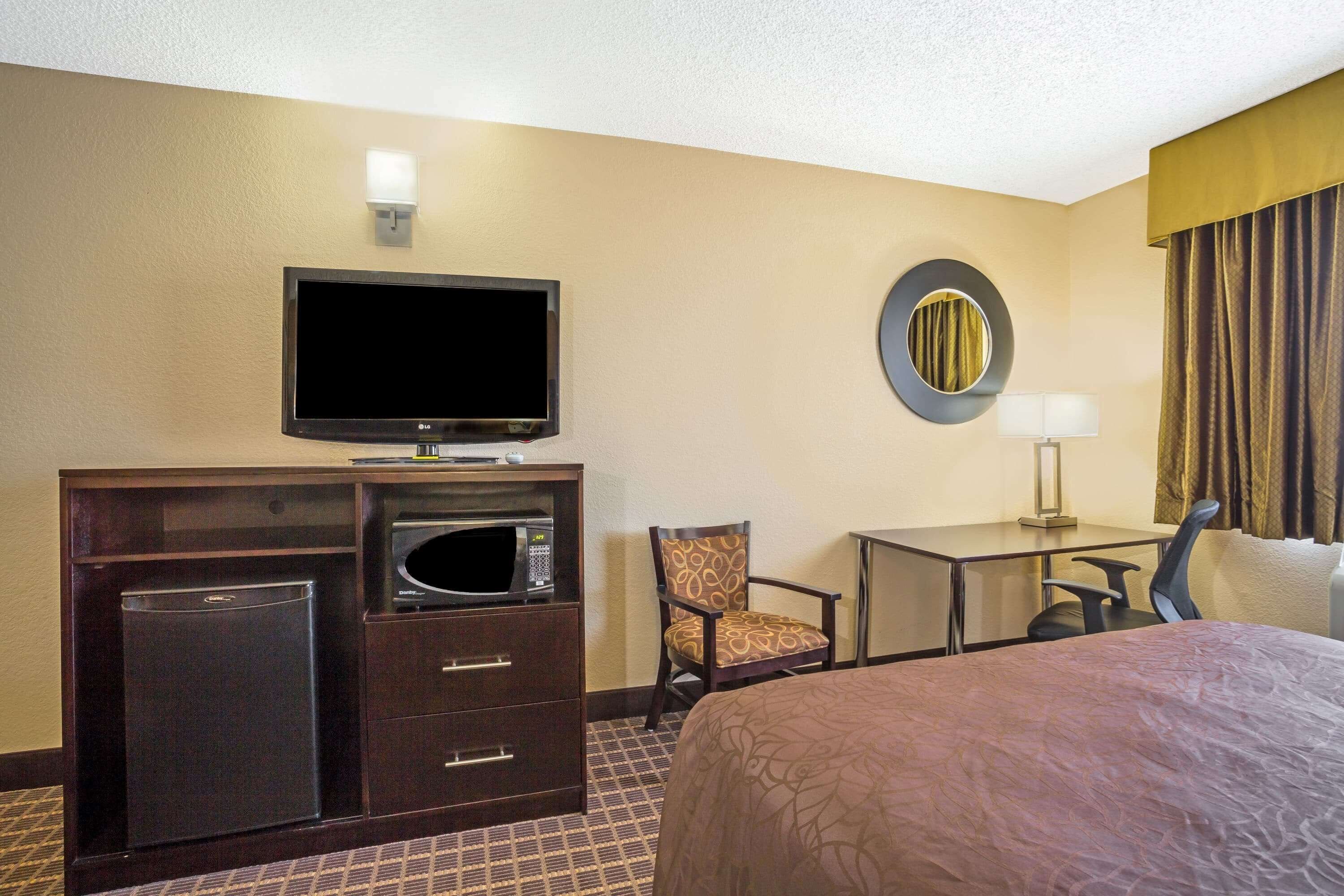 Howard Johnson by Wyndham Williams Howard Johnson by Wyndham Williams