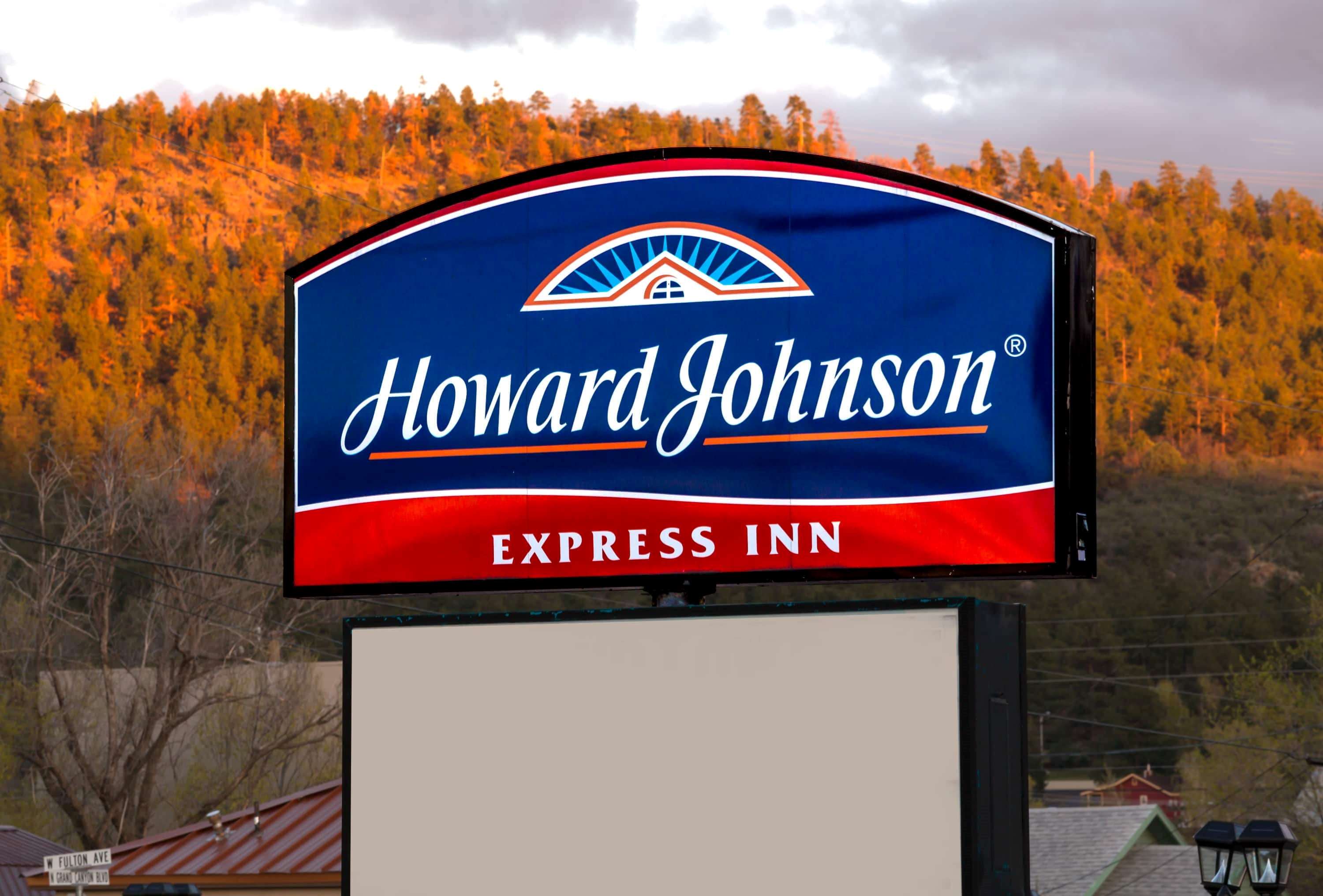 Howard Johnson by Wyndham Williams Howard Johnson by Wyndham Williams