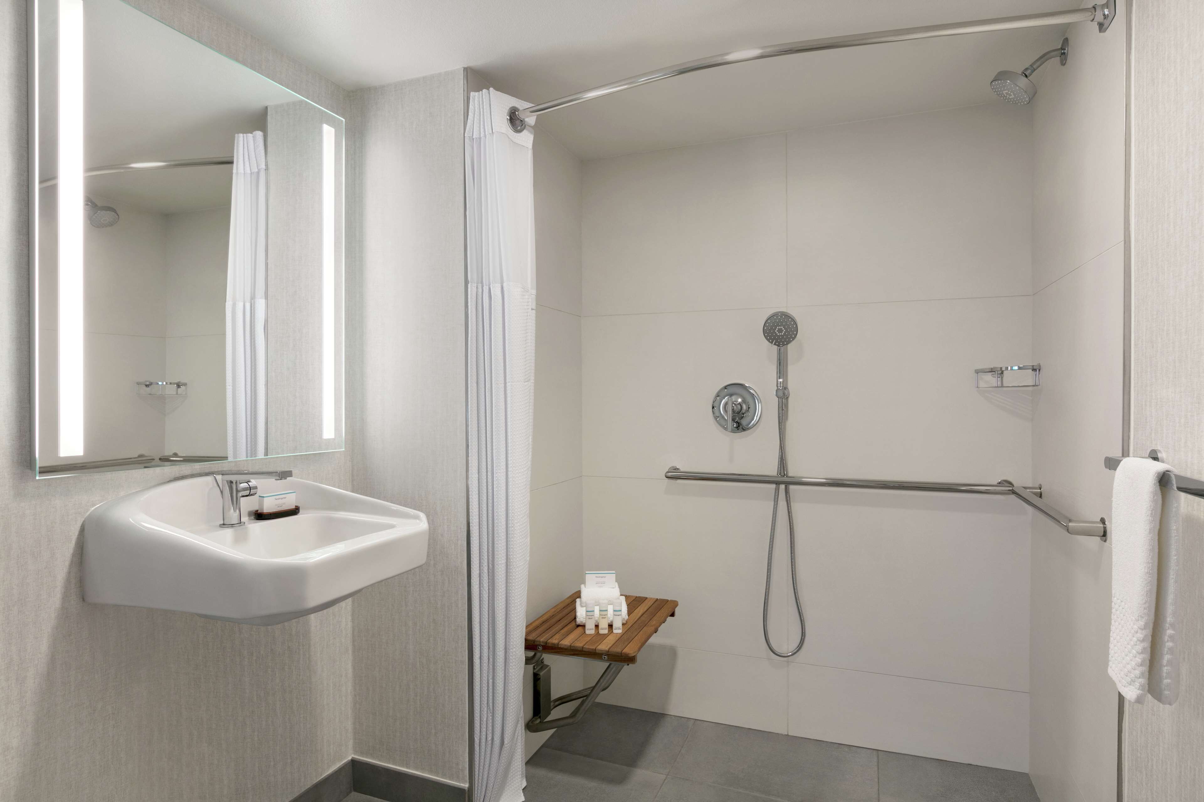 Embassy Suites by Hilton Los Angeles Downey Embassy Suites by Hilton Los Angeles Downey