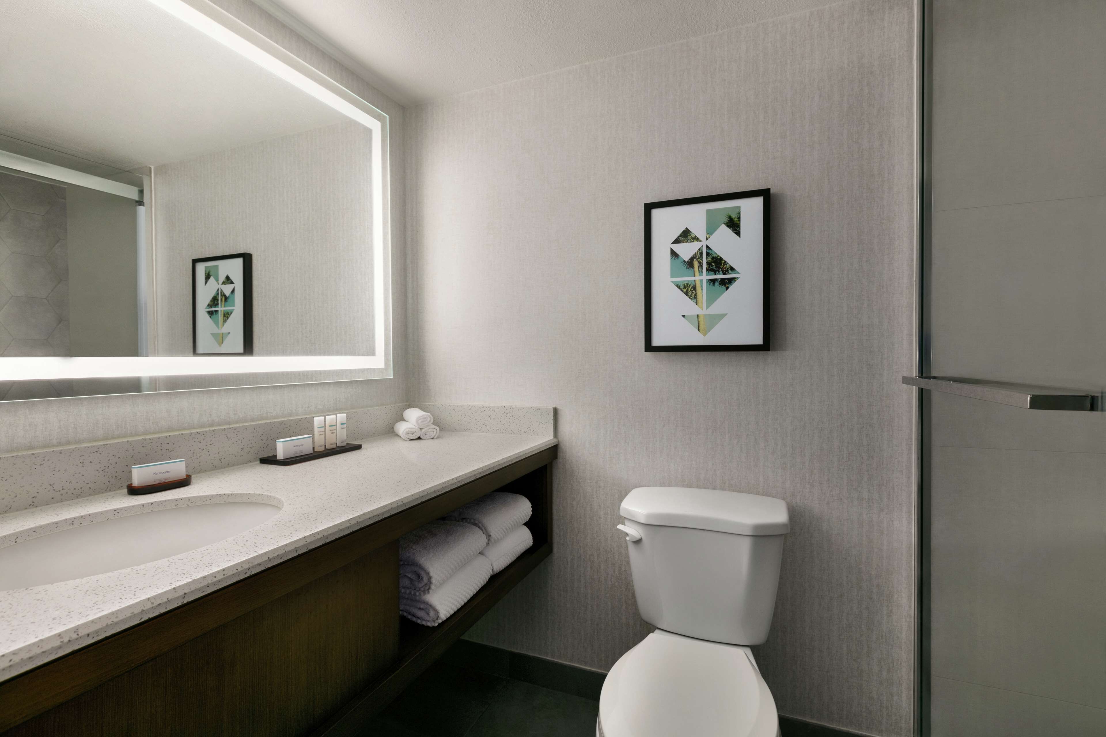 Embassy Suites by Hilton Los Angeles Downey Embassy Suites by Hilton Los Angeles Downey