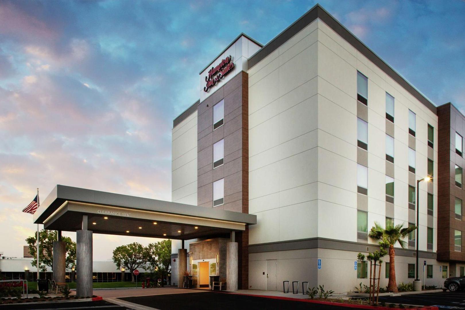 Hampton Inn & Suites Irvine Orange County Airport Hampton Inn & Suites Irvine Orange County Airport
