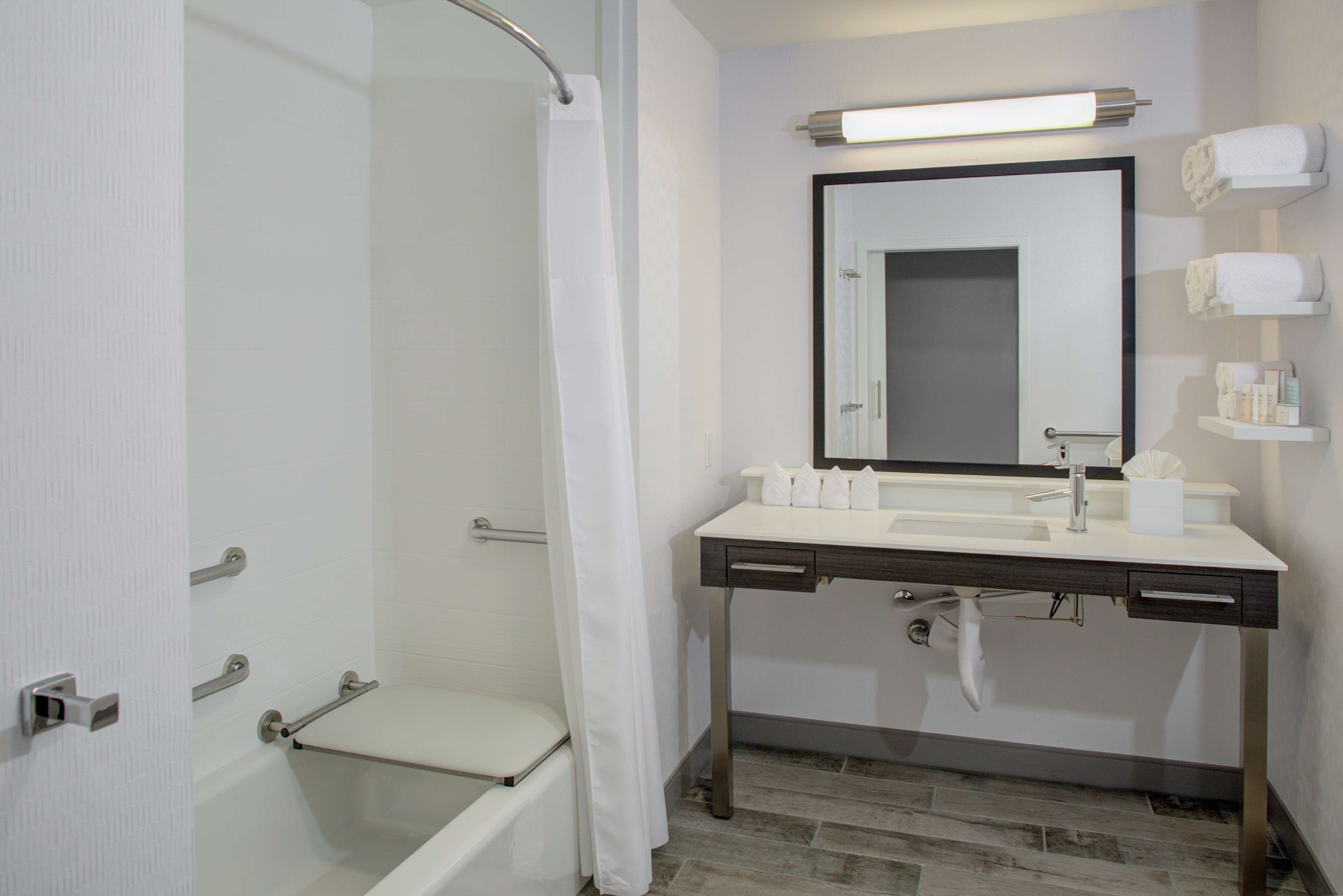 Hampton Inn & Suites Irvine Orange County Airport Hampton Inn & Suites Irvine Orange County Airport