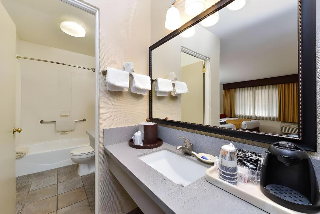 Best Western Plus Frontier Motel Best Western Plus Frontier Motel