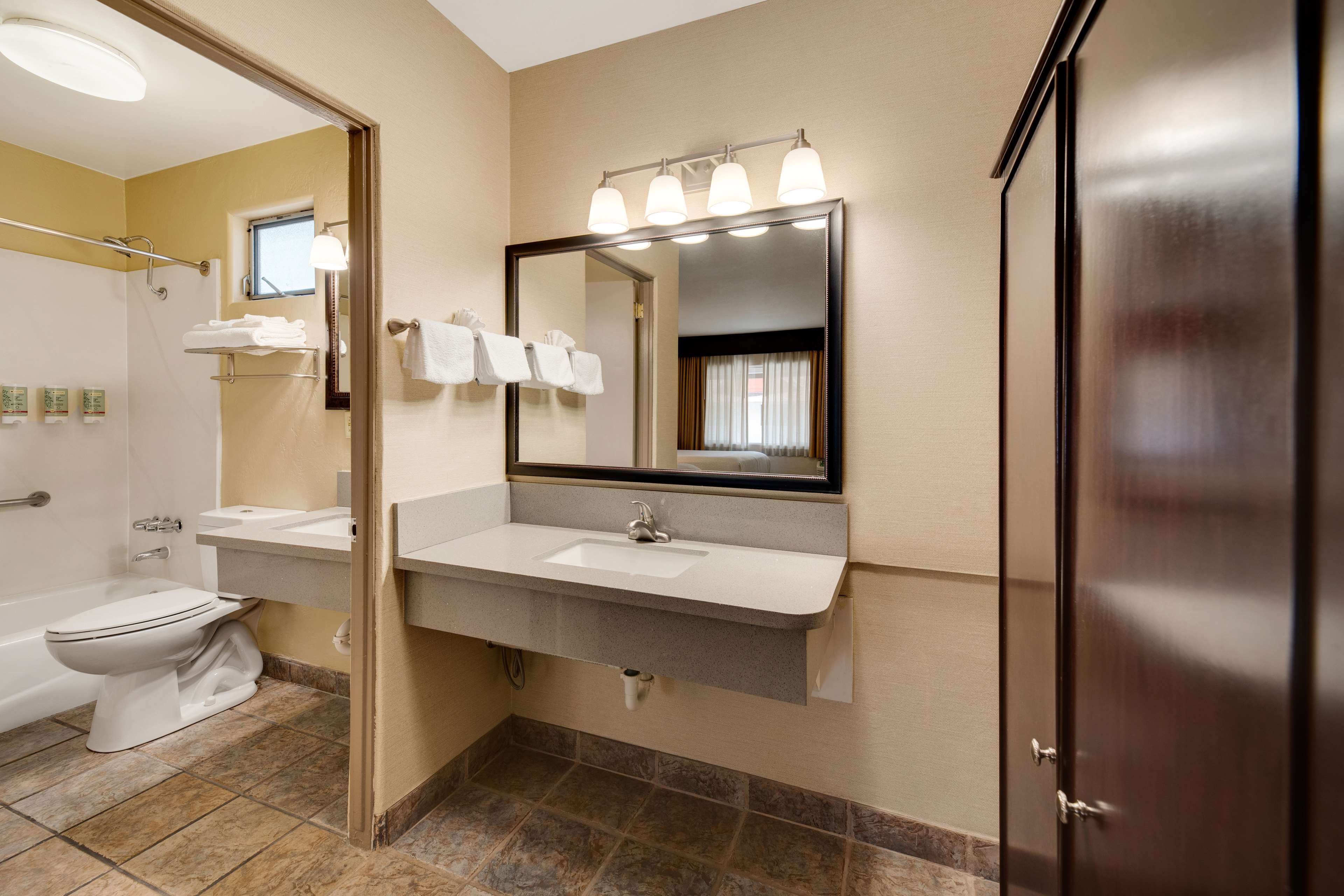 Best Western Plus Frontier Motel Best Western Plus Frontier Motel