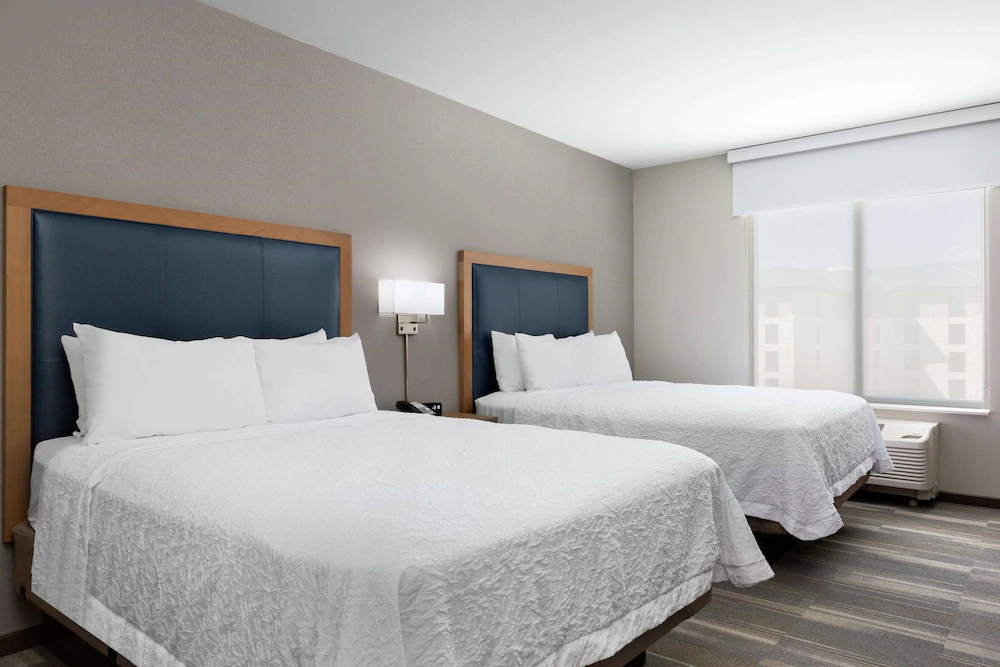 Hampton Inn & Suites San Diego Airport Liberty Station Hampton Inn & Suites San Diego Airport Liberty Station