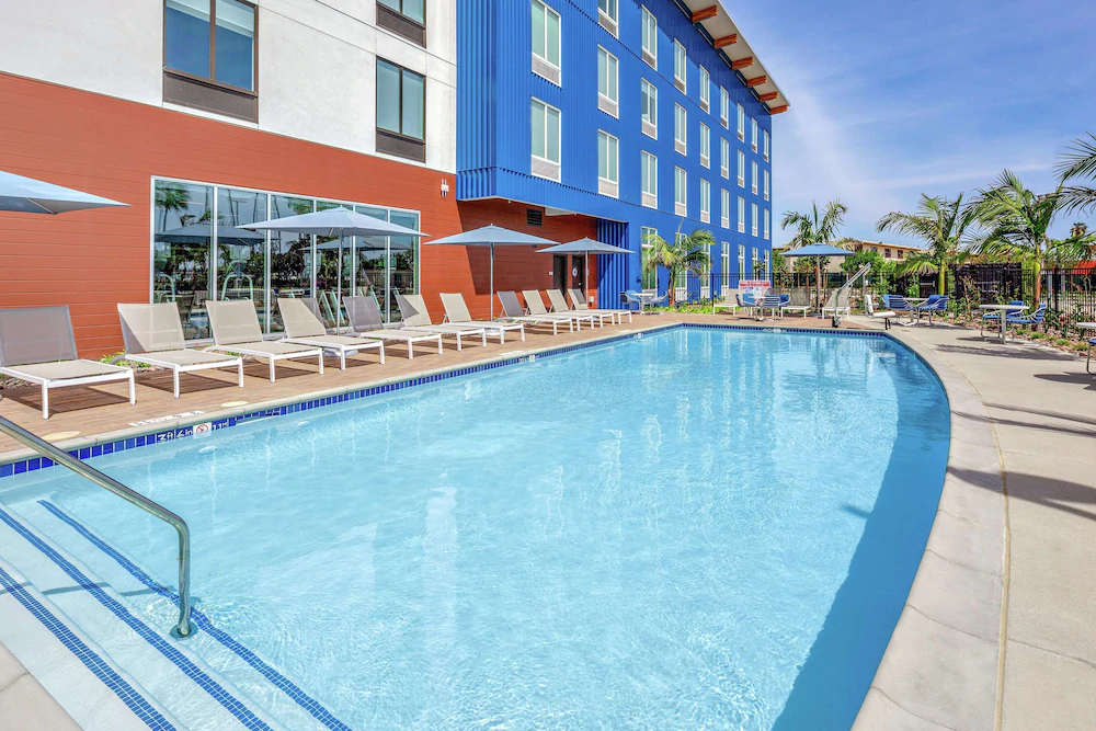 Hampton Inn & Suites San Diego Airport Liberty Station Hampton Inn & Suites San Diego Airport Liberty Station