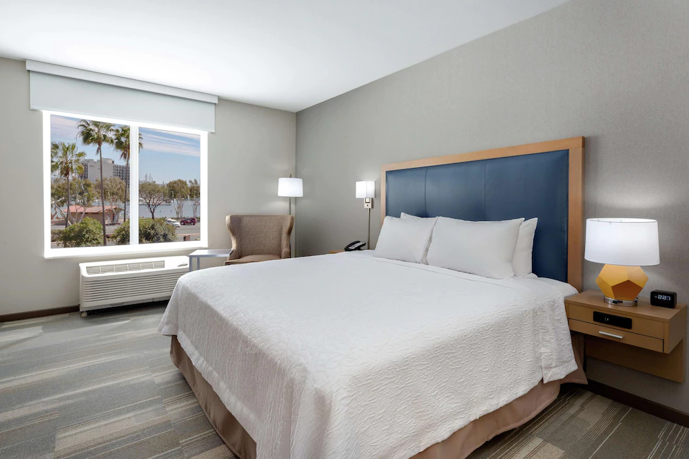 Hampton Inn & Suites San Diego Airport Liberty Station Hampton Inn & Suites San Diego Airport Liberty Station
