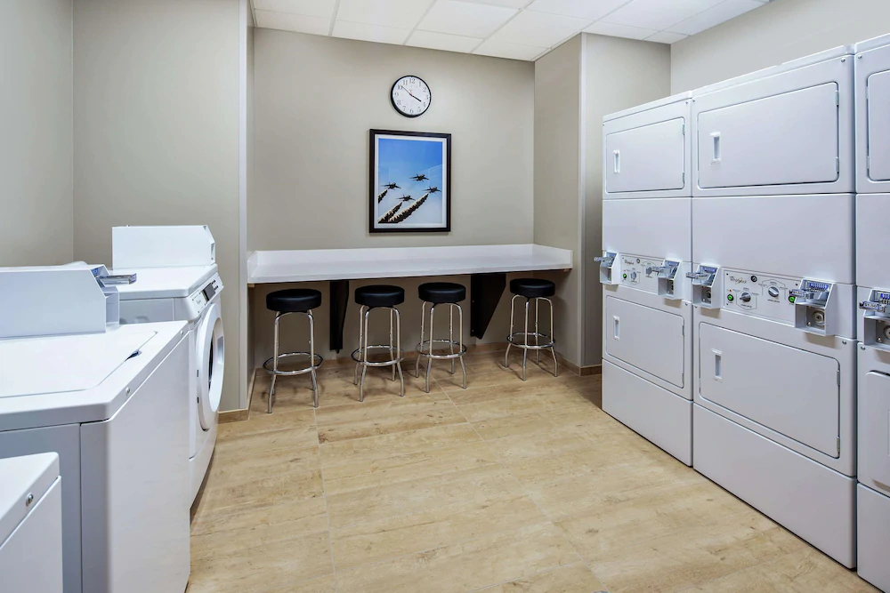 Hampton Inn & Suites San Diego Airport Liberty Station Hampton Inn & Suites San Diego Airport Liberty Station