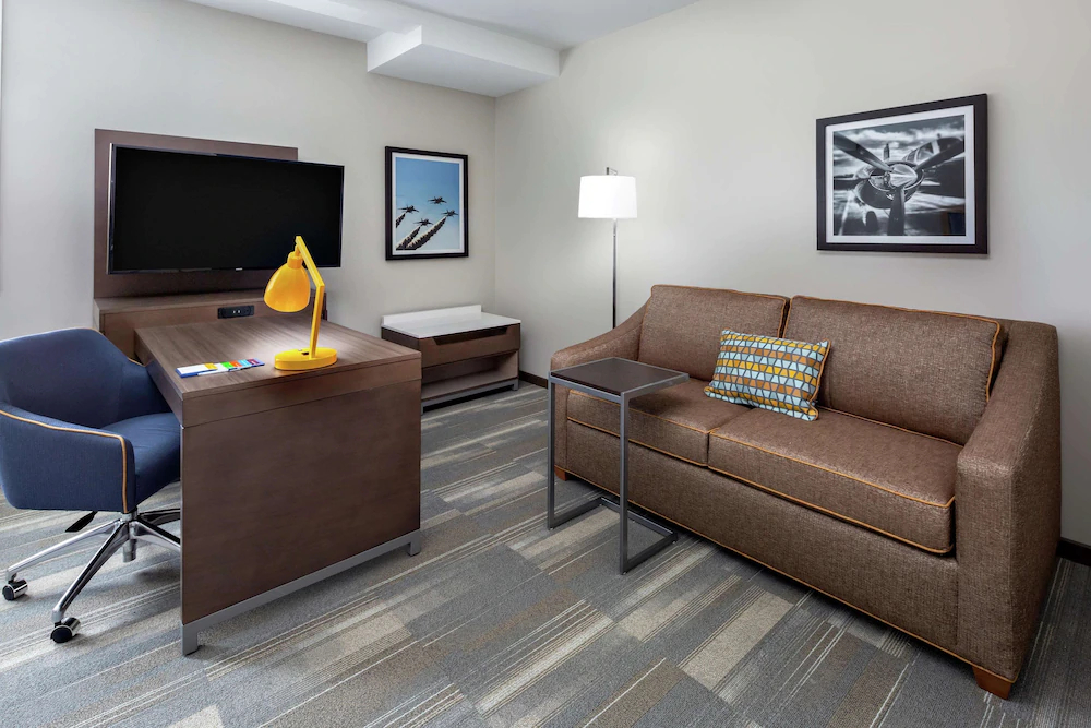 Hampton Inn & Suites San Diego Airport Liberty Station Hampton Inn & Suites San Diego Airport Liberty Station
