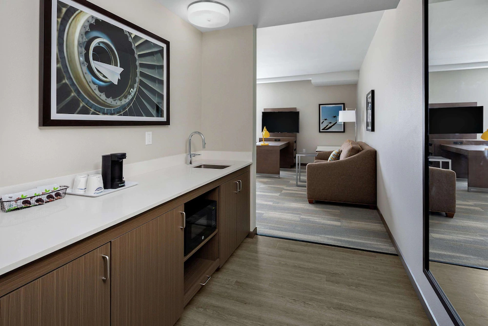 Hampton Inn & Suites San Diego Airport Liberty Station Hampton Inn & Suites San Diego Airport Liberty Station
